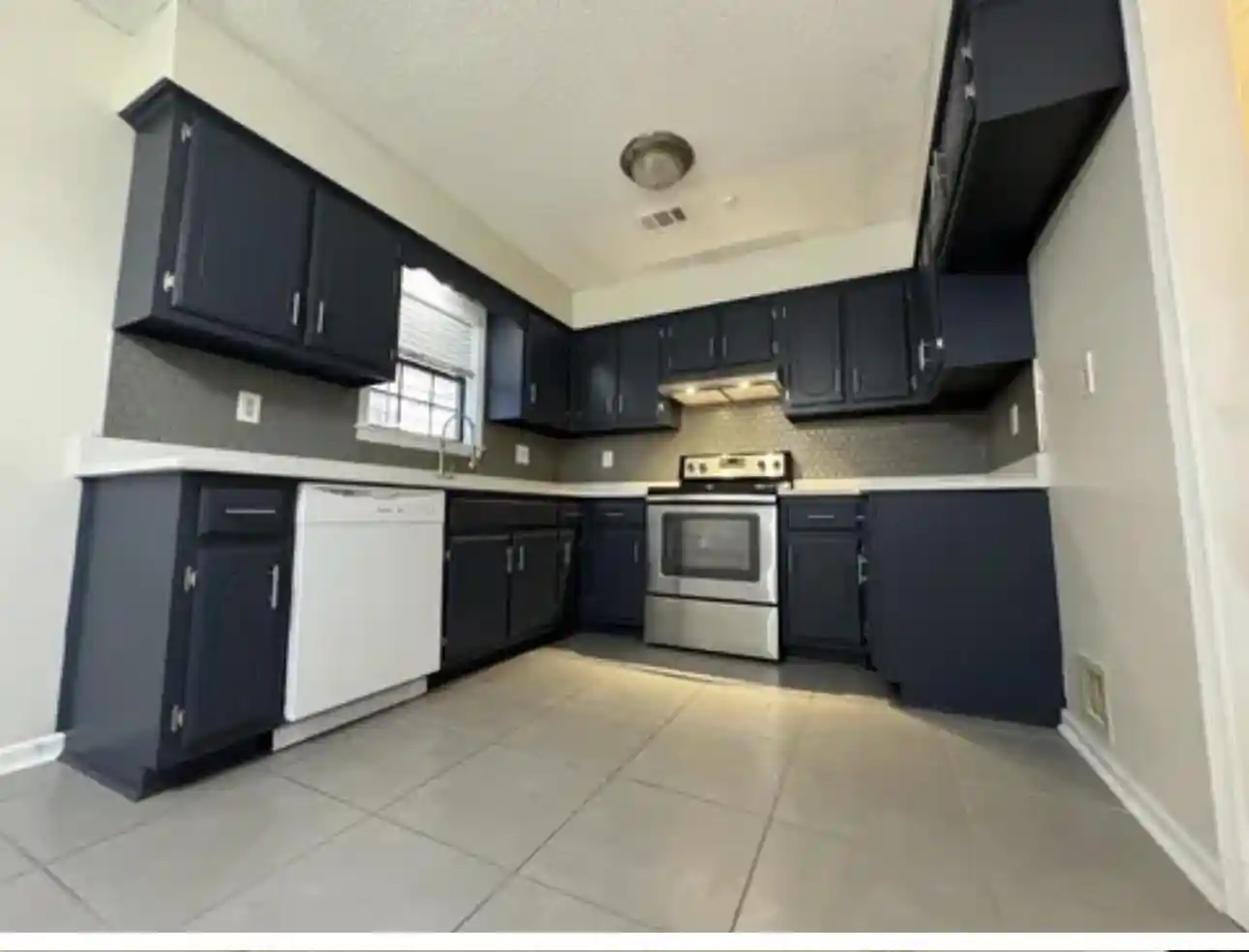 Photo 3 of Single family home for sale at 2240 Hometown Dr, Memphis, TN 38133 | MLS# 10232413 | Listing updated on 2026-10-14