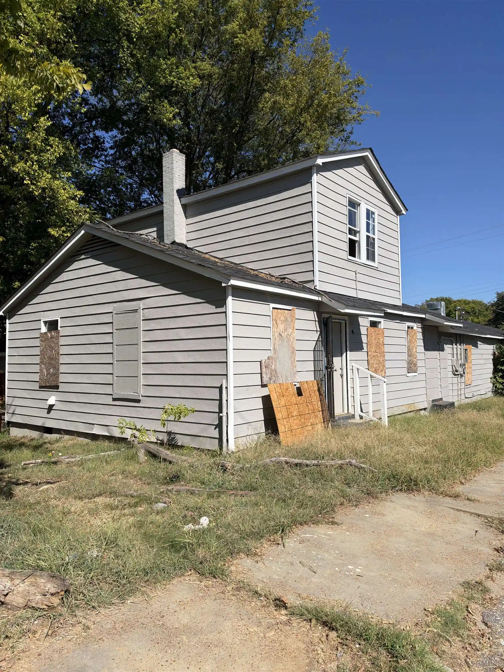 Listing Photo 1 - Condo for sale in building located at 1417 Pillow St, Memphis, TN 38106 - Unit #
