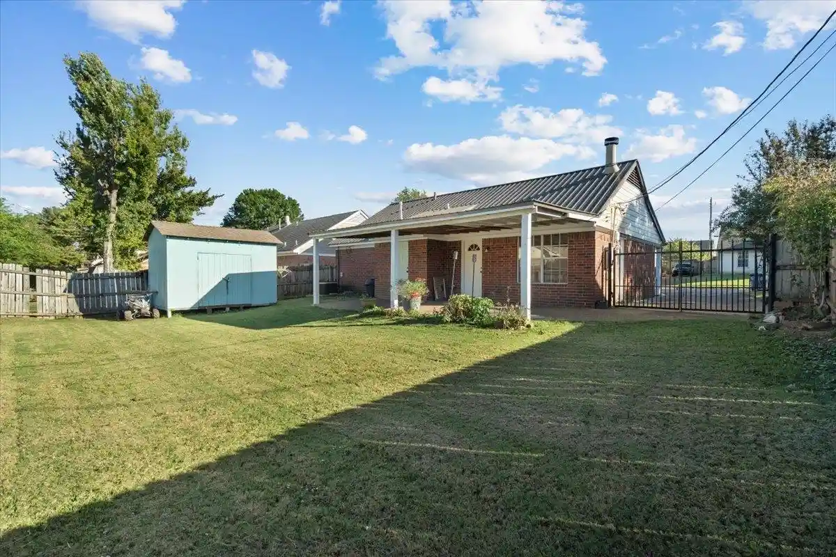 Photo 4 of Sale Pending at 5870 Hickory Shadow Ln, Memphis, TN 38141 | MLS# 10232446 | Listing updated on 2026-10-19