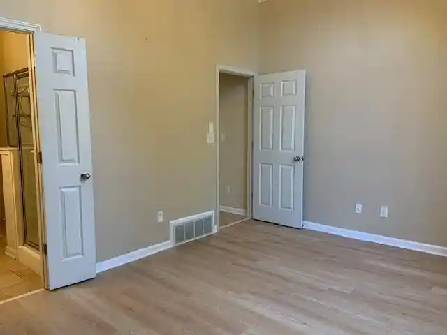 Photo 3 of Single family home for sale at 1353 Is Shore Dr, Memphis, TN 38103 | MLS# 10232516 | Listing updated on 2026-10-29