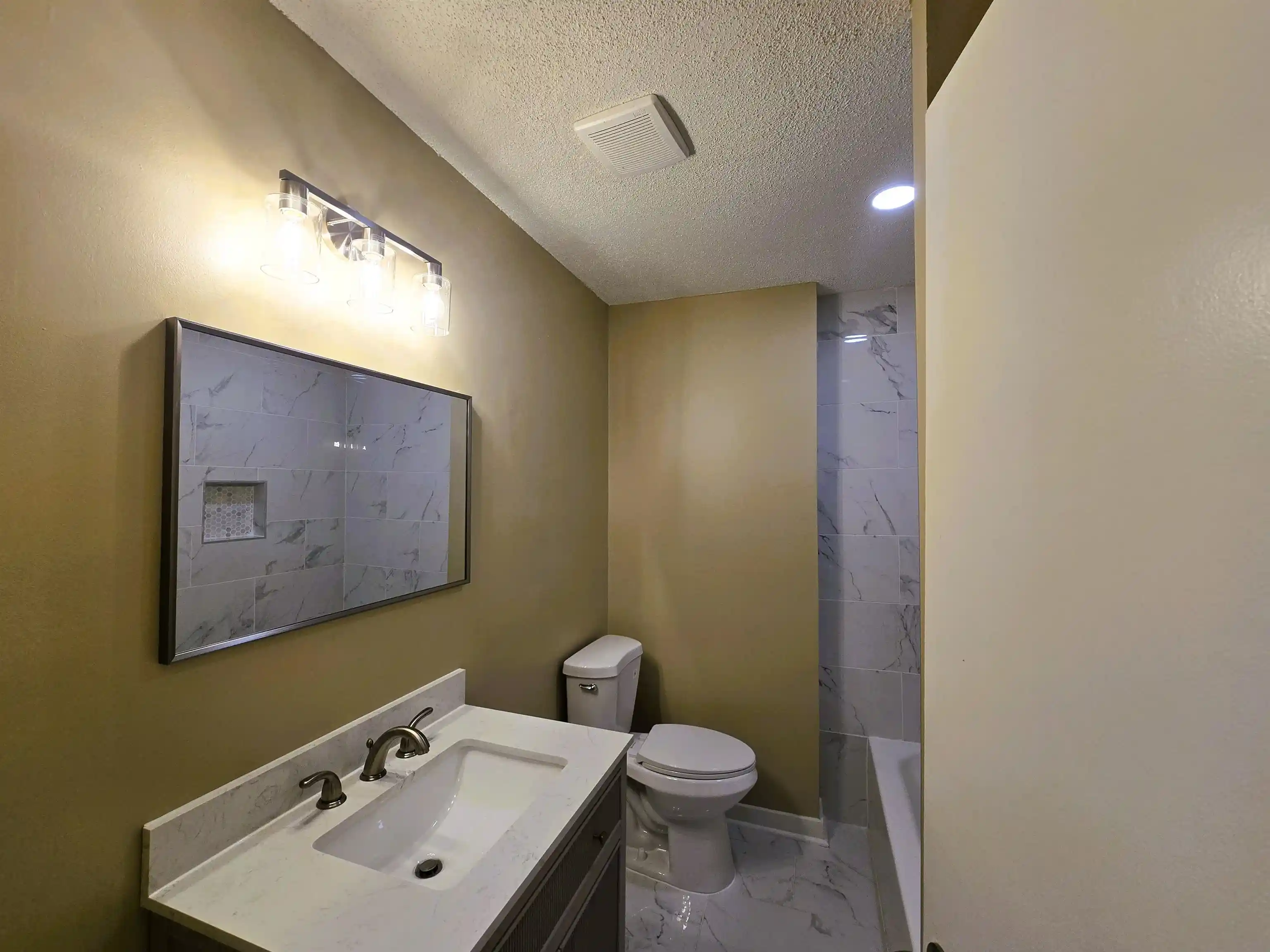 Photo 3 of Single family home for sale at 32 Cherokee Dr, Jackson, TN 38301 | MLS# 10232639 | Listing updated on 2026-10-17