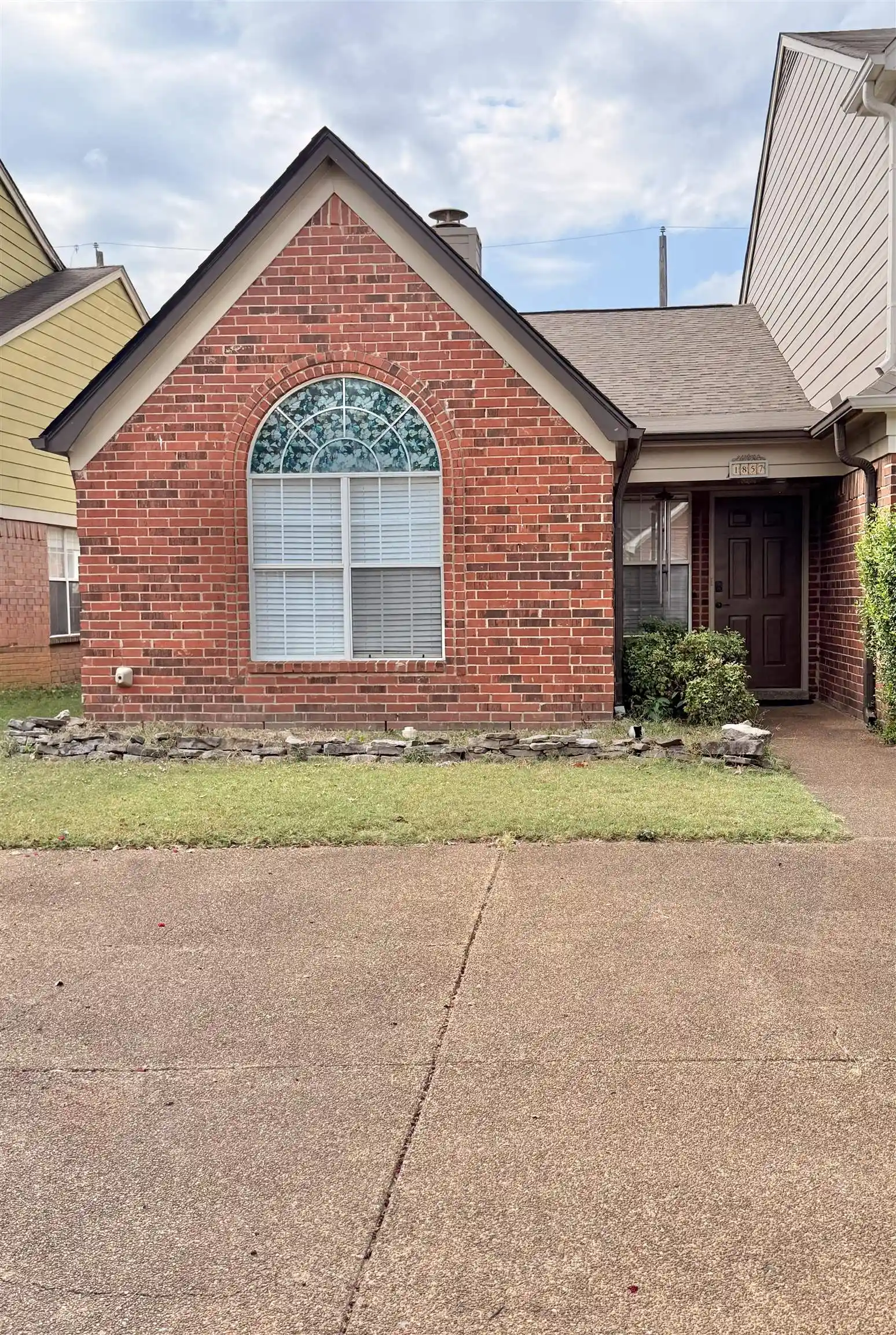 Photo 1 of Sale Pending at 1857 Winship Dr, Cordova, TN 38016 | MLS# 10232643 | Listing updated on 2026-10-21
