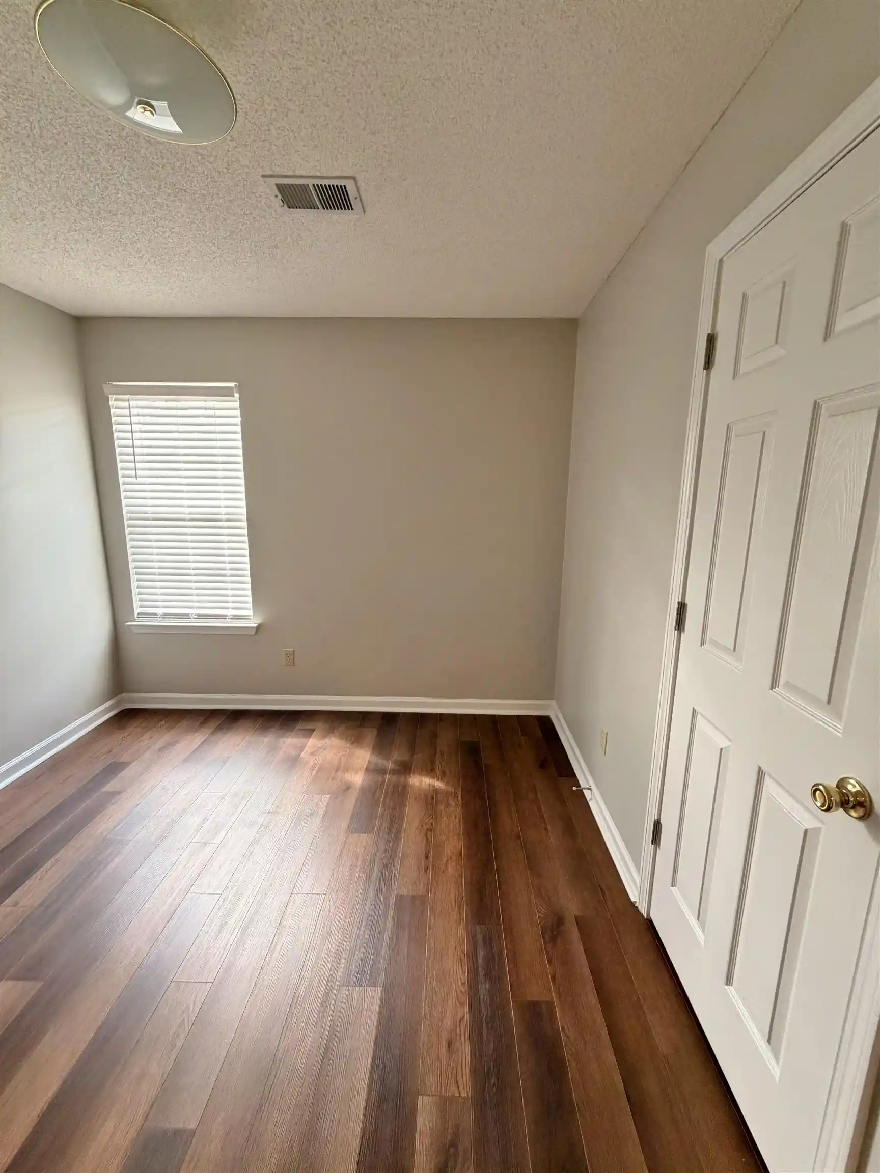Photo 3 of Sale Pending at 1857 Winship Dr, Cordova, TN 38016 | MLS# 10232643 | Listing updated on 2026-10-21