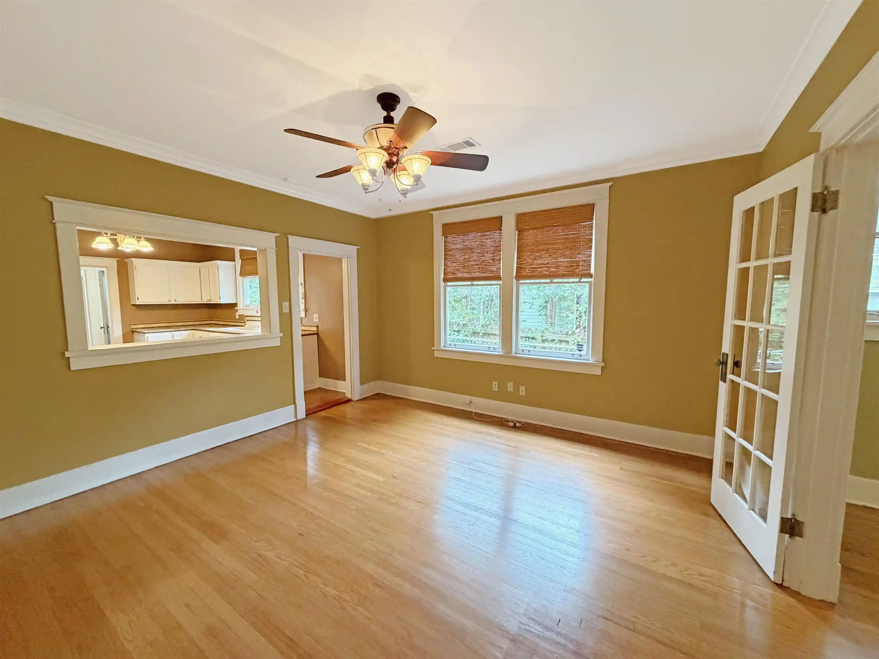 Photo 1 of Sale Pending at 2075 Evelyn Ave, Memphis, TN 38104 | MLS# 10232644 | Listing updated on 2026-10-18