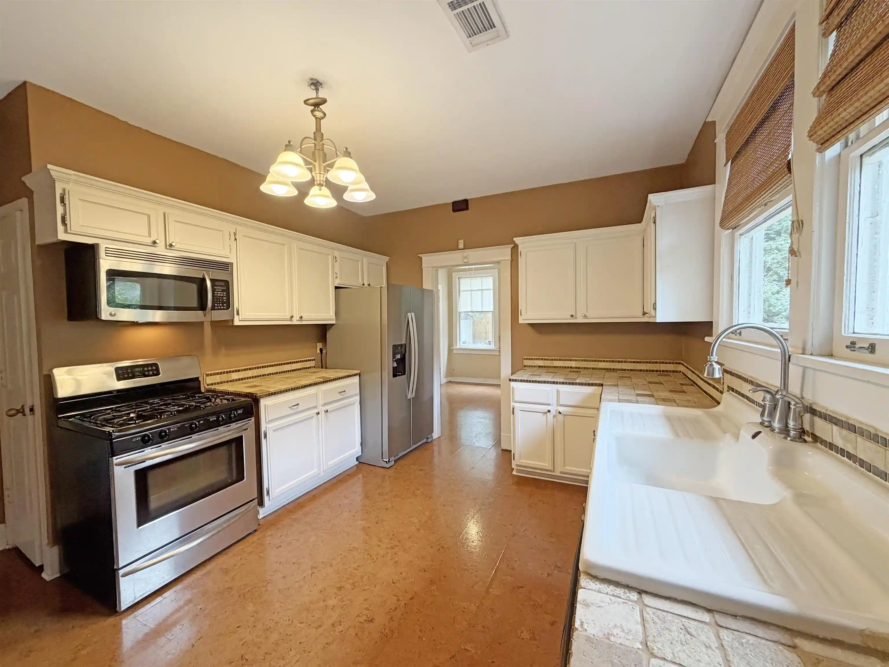 Photo 4 of Sale Pending at 2075 Evelyn Ave, Memphis, TN 38104 | MLS# 10232644 | Listing updated on 2026-10-18
