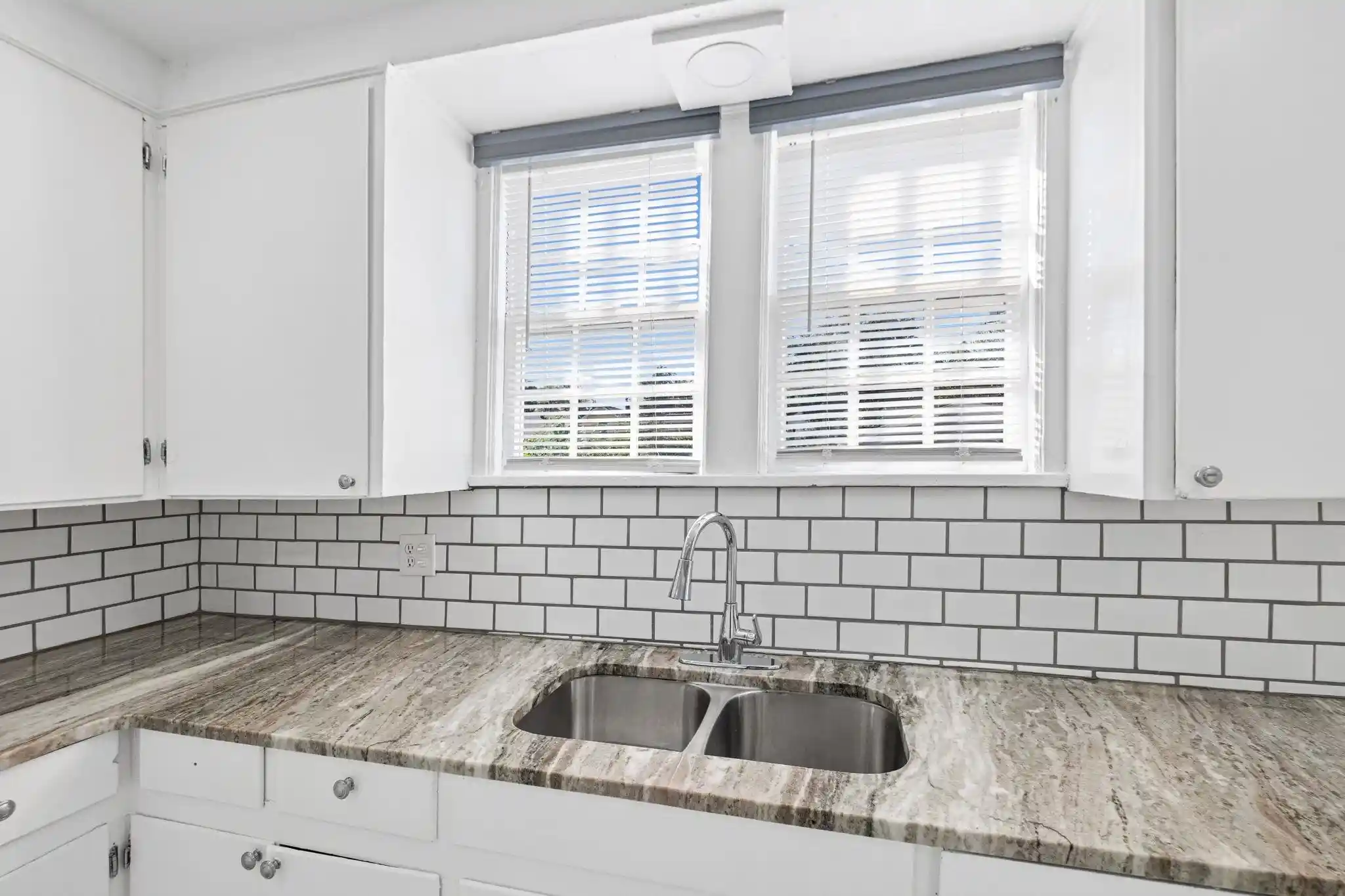 Photo 1 of Single family home for sale at 845 Dickinson St, Memphis, TN 38107 | MLS# 10232663 | Listing updated on 2026-10-27