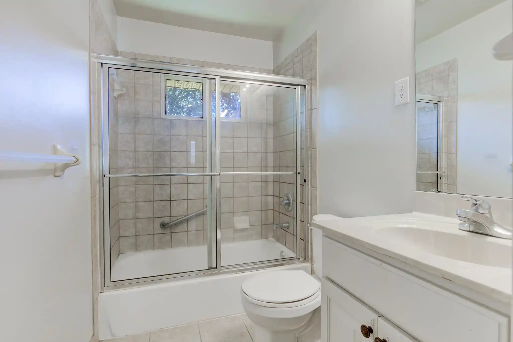 Photo 1 of Single family home for sale at 5019 Welchshire Ave, Memphis, TN 38117 | MLS# 10232818 | Listing updated on 2026-10-20