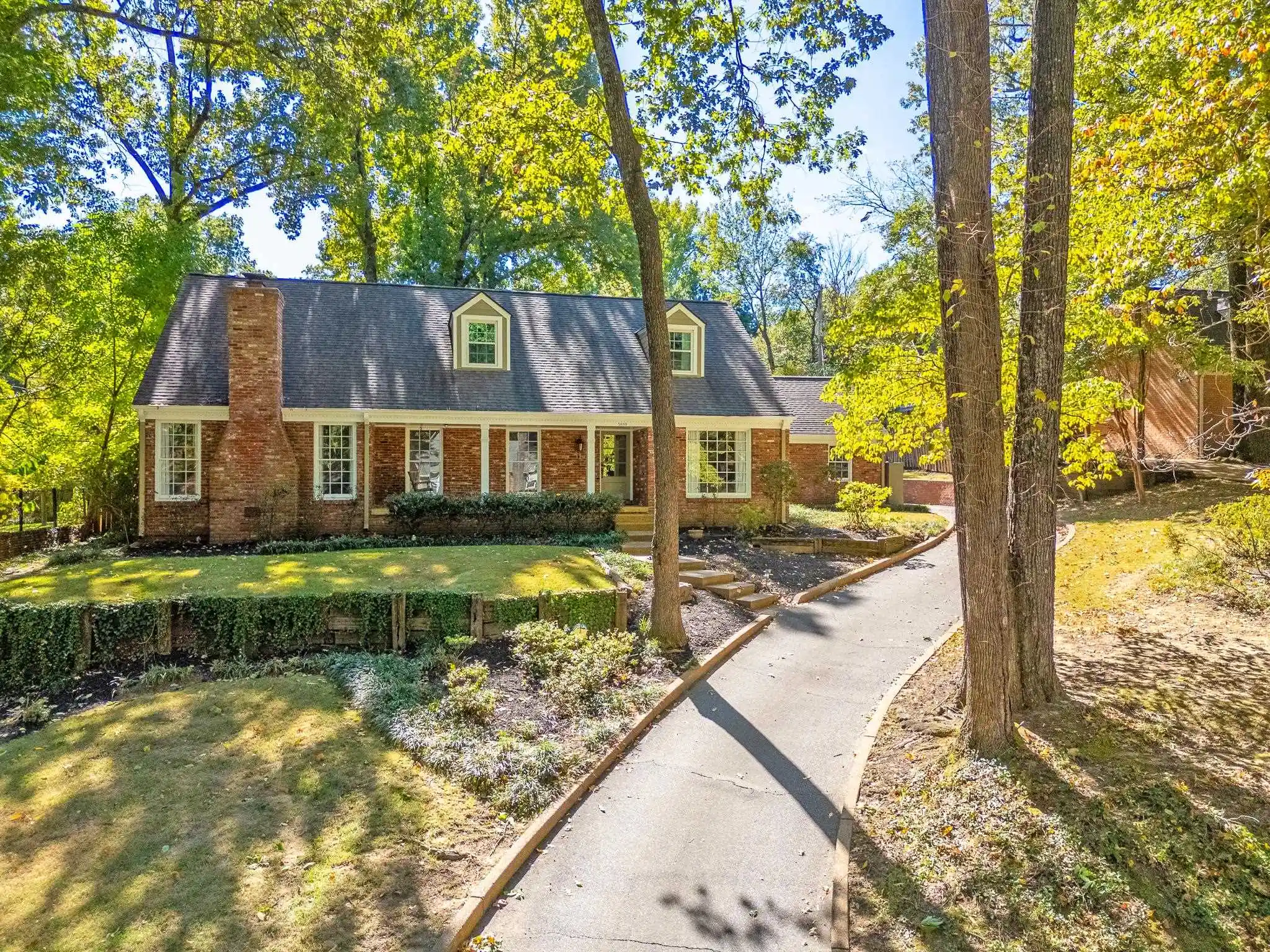 Photo 1 of Single family home for sale at 5889 Brierhaven Ave, Memphis, TN 38120 | MLS# 10232832 | Listing updated on 2026-10-20