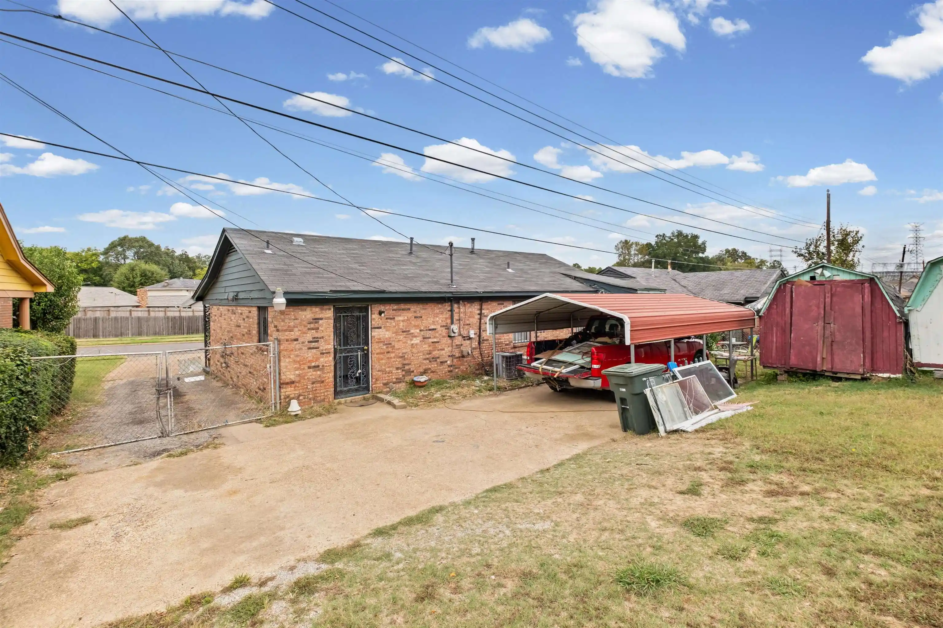 Photo 3 of Single family home for sale at 1860 Meadowhill St, Memphis, TN 38106 | MLS# 10232874 | Listing updated on 2026-10-21