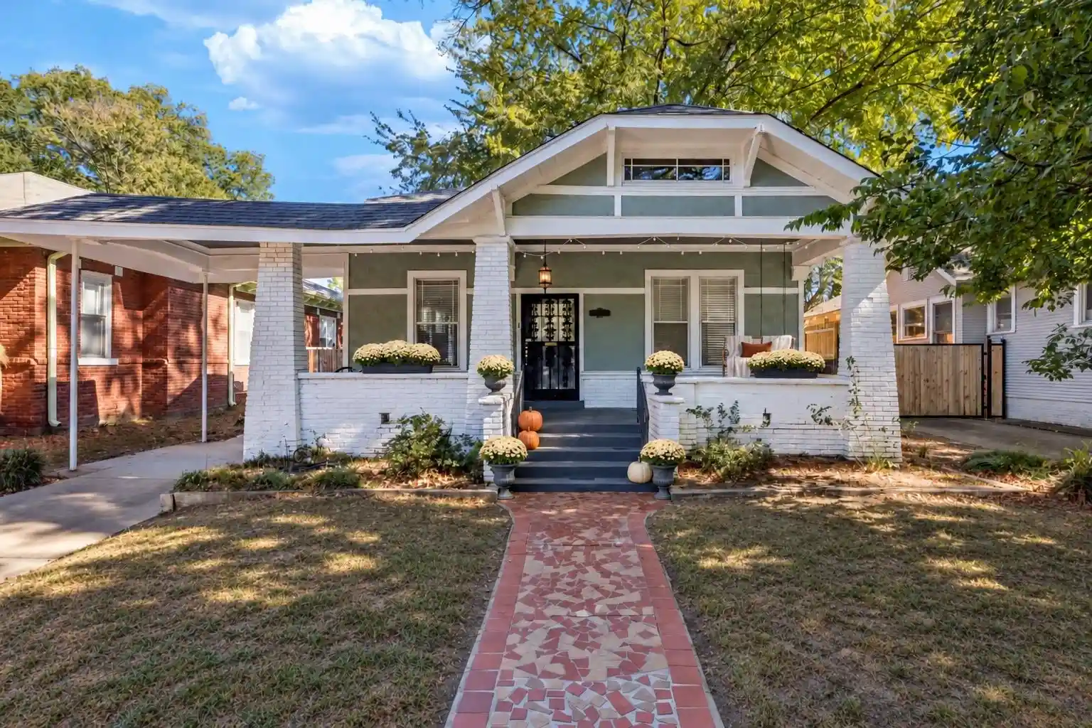 Photo 1 of Single family home for sale at 460 N Mcneil St, Memphis, TN 38112 | MLS# 10232895 | Listing updated on 2026-10-22