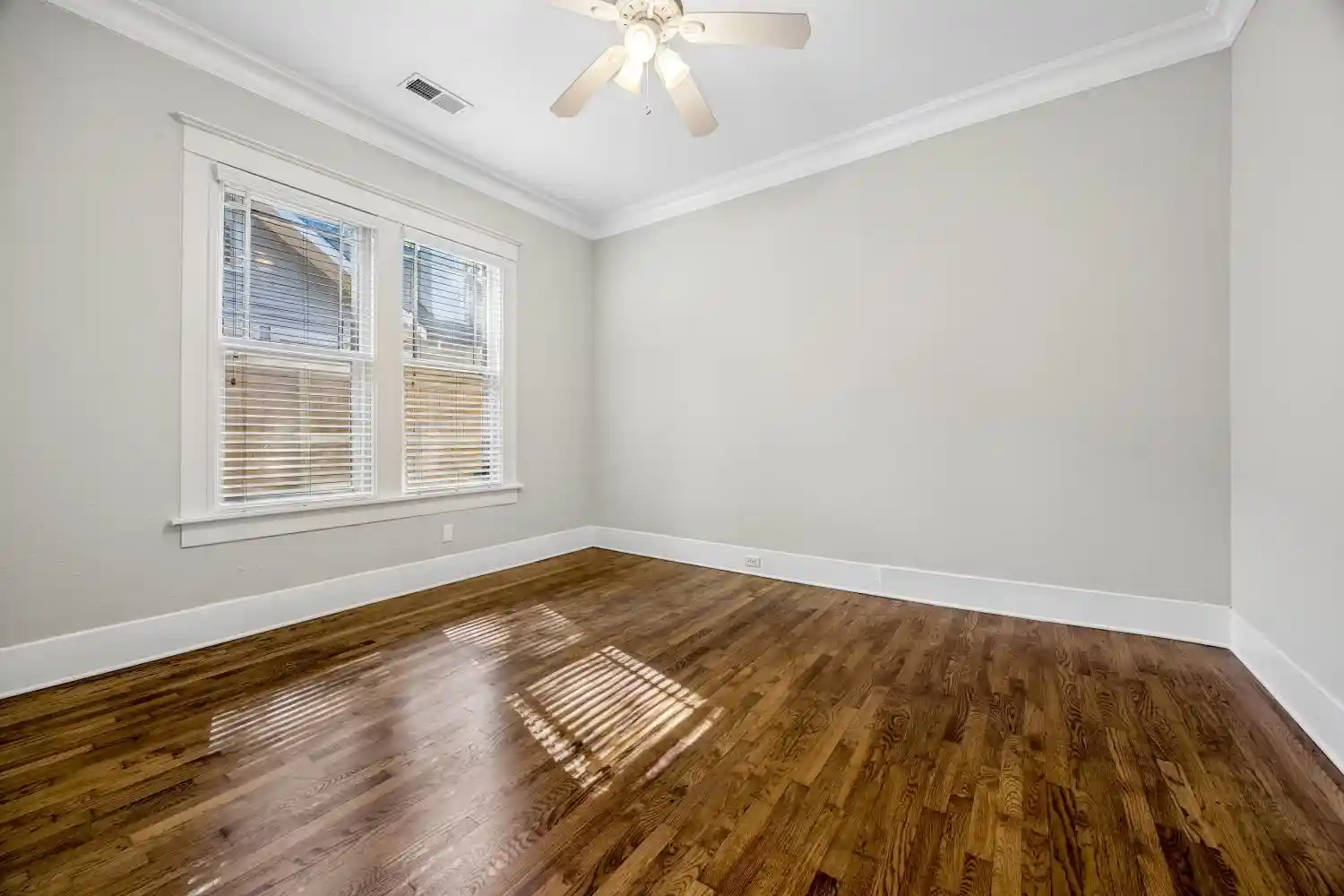 Photo 4 of Single family home for sale at 460 N Mcneil St, Memphis, TN 38112 | MLS# 10232895 | Listing updated on 2026-10-22