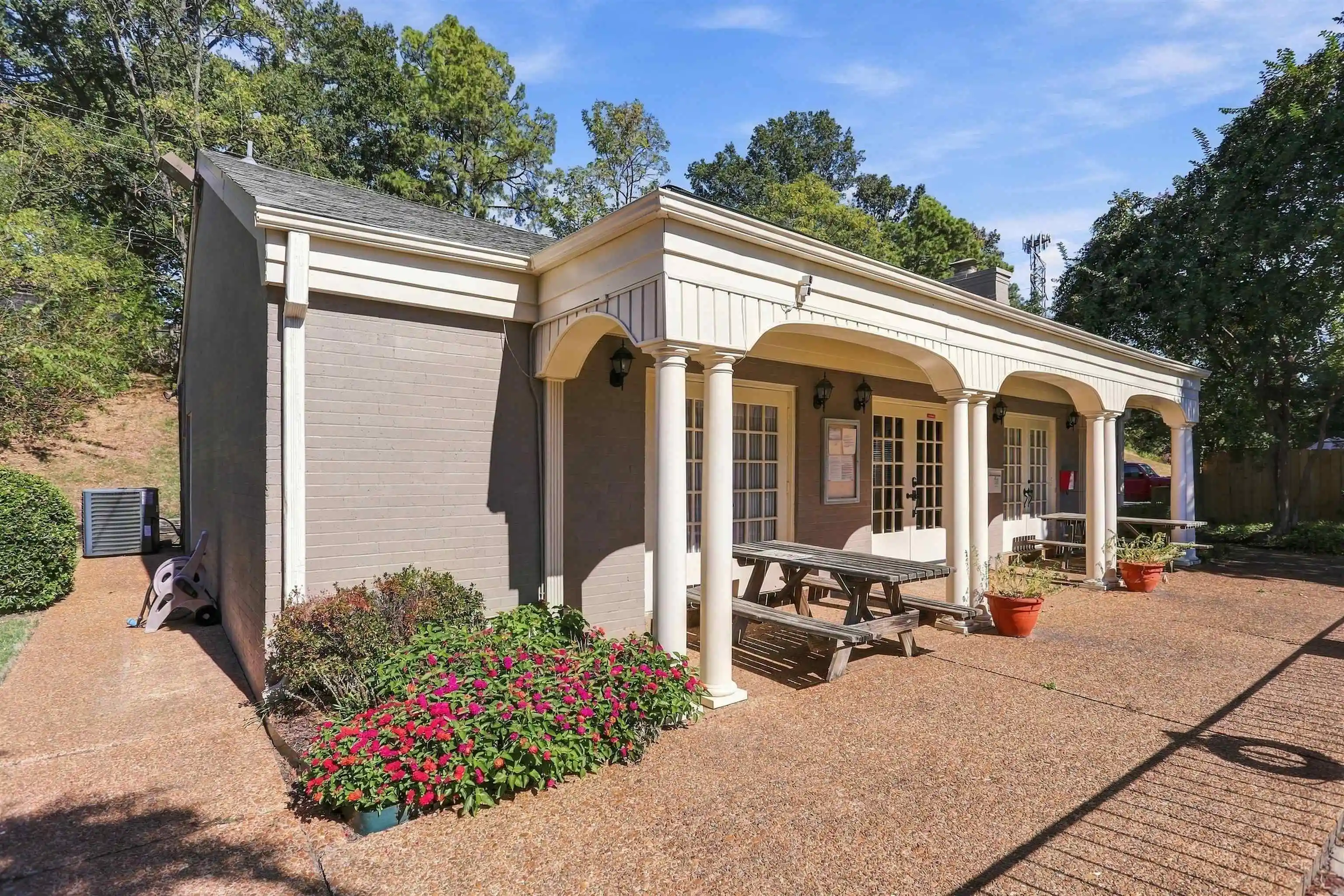 Listing Photo 5 - Condo for sale in building located at 5730 Quince Rd, Memphis, TN 38119 - Unit #6