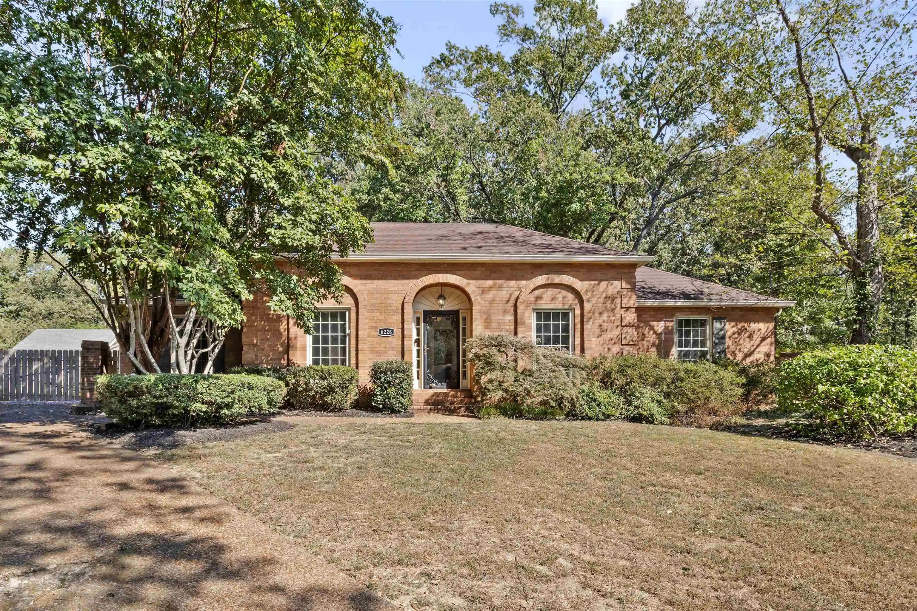 Photo 1 of Single family home for sale at 6228 Lochlevin Cv, Memphis, TN 38119 | MLS# 10232903 | Listing updated on 2026-10-28