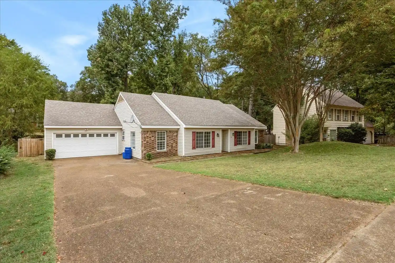 Photo 1 of Single family home for sale at 1065 Boones Holw Dr, Cordova, TN 38018 | MLS# 10232907 | Listing updated on 2026-10-24