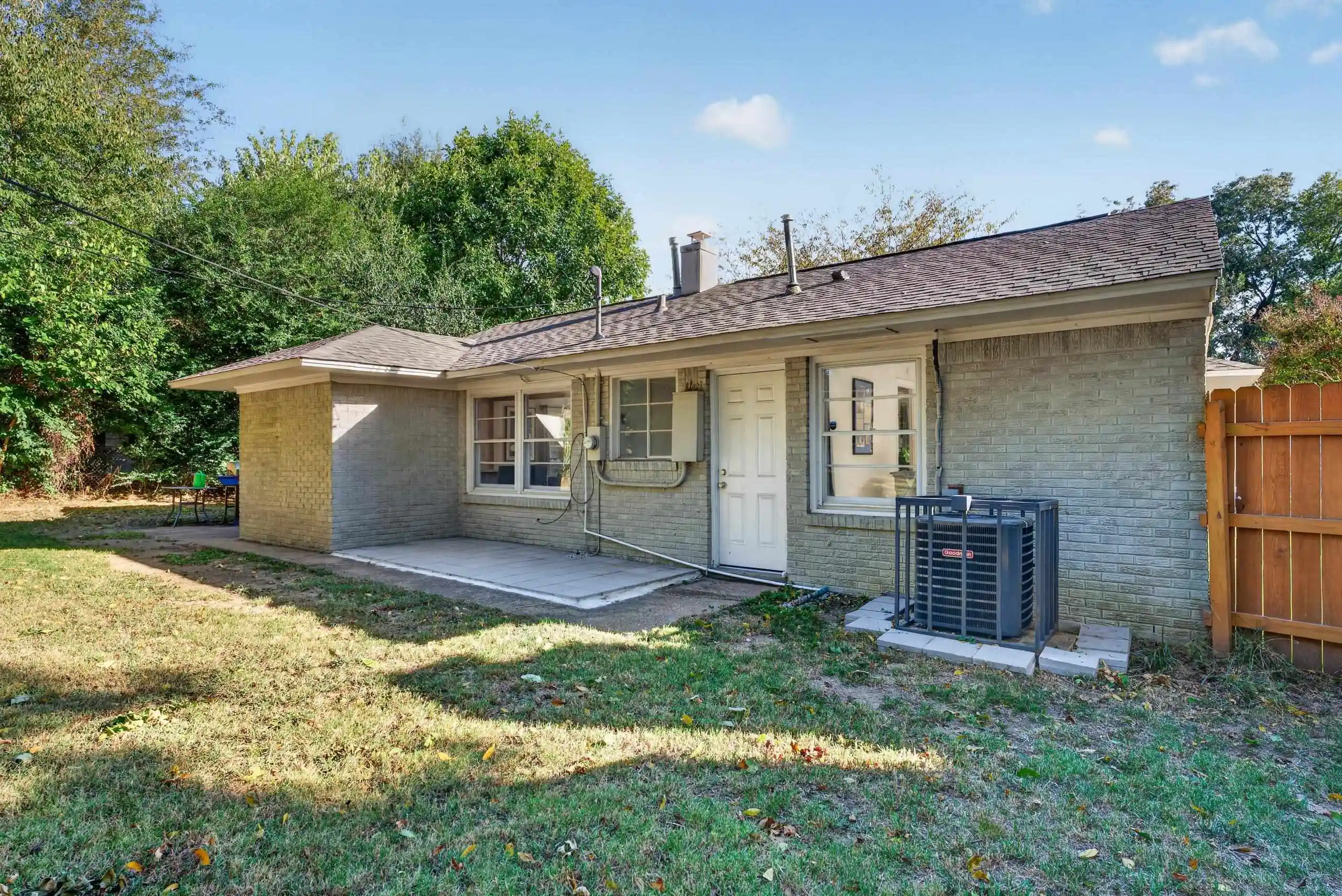 Photo 4 of Single family home for sale at 5080 Edenshire Ave, Memphis, TN 38117 | MLS# 10232962 | Listing updated on 2026-10-27