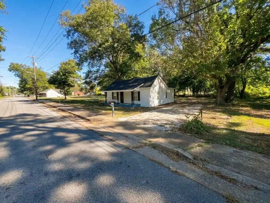 Photo 1 of Single family home for sale at 930 N Monroe Ave, Brownsville, TN 38012 | MLS# 10232969 | Listing updated on 2026-10-22