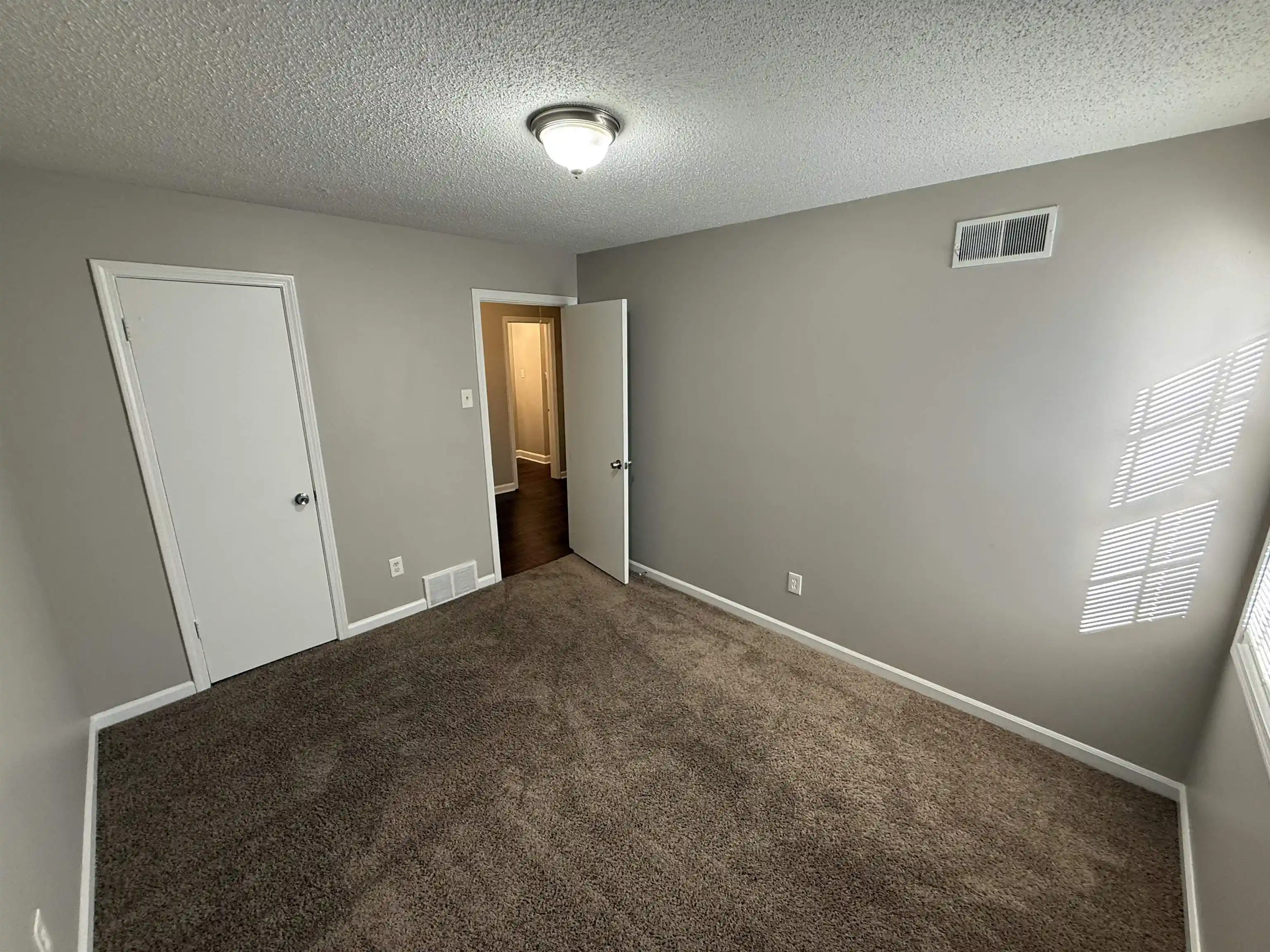 Photo 3 of Single family home for sale at 3081 Kirby Downs Cv, Memphis, TN 38115 | MLS# 10232989 | Listing updated on 2026-10-28