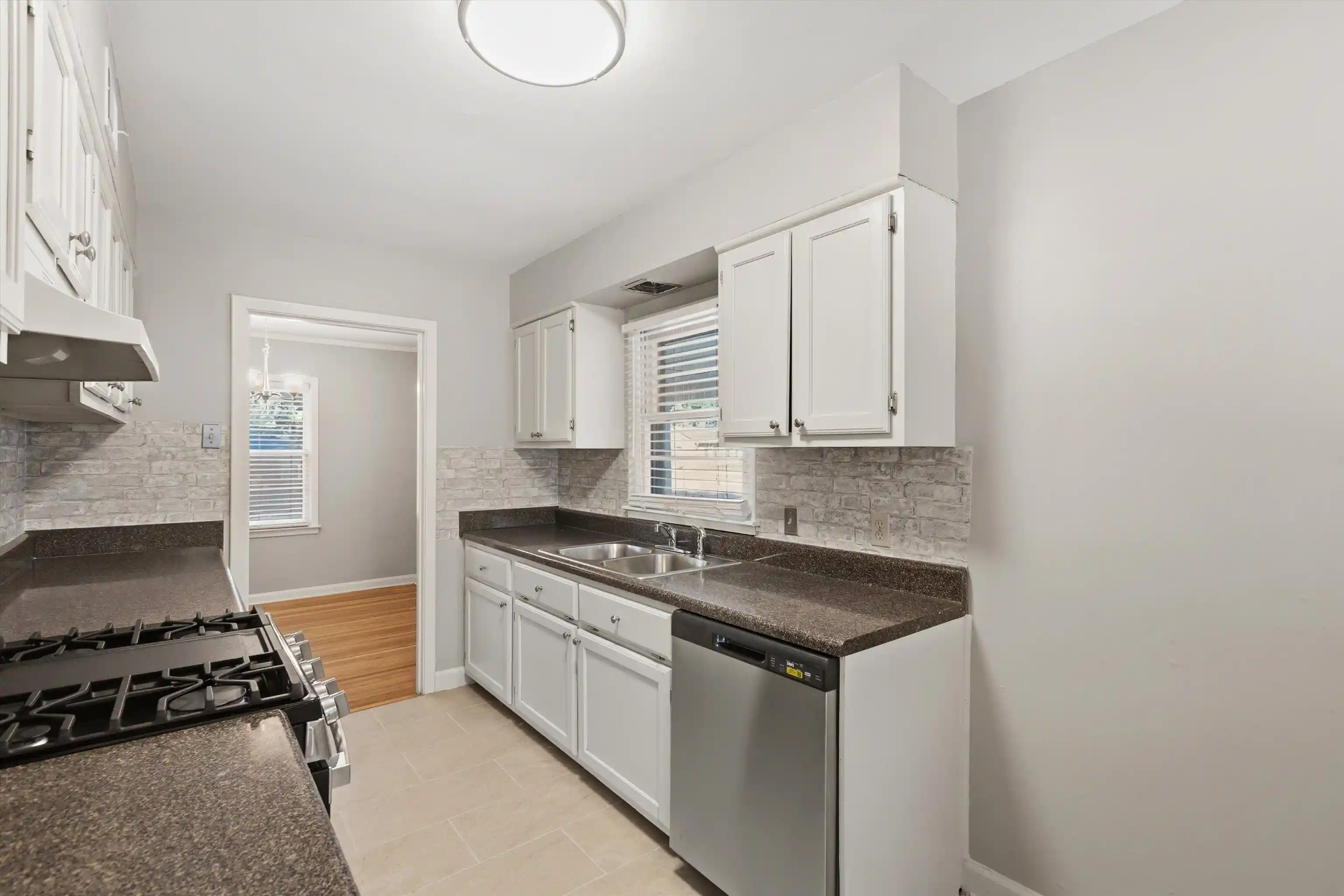 Photo 2 of Single family home for sale at 5047 Welchshire Ave, Memphis, TN 38117 | MLS# 10233015 | Listing updated on 2026-10-27