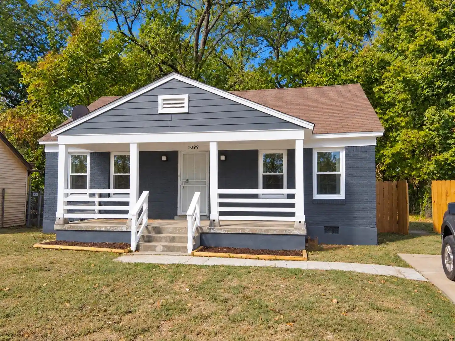 Photo 1 of Single family home for sale at 1099 W Lexington Cir, Memphis, TN 38107 | MLS# 10233061 | Listing updated on 2026-10-23