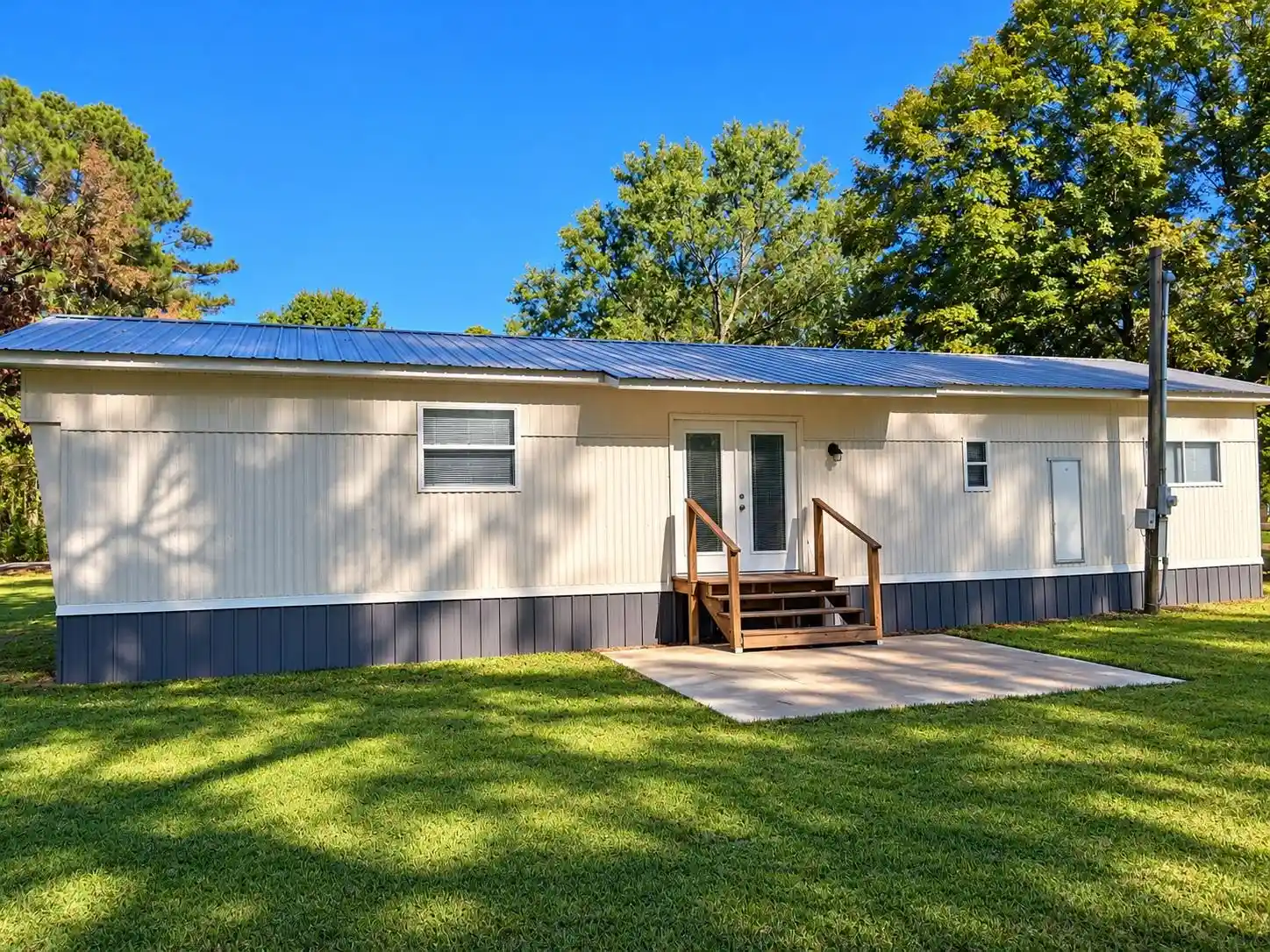 Photo 3 of Single family home for sale at 68 Holiday Shorees Rd, Scottsboro, AL 35769 | MLS# 10233065 | Listing updated on 2026-10-23
