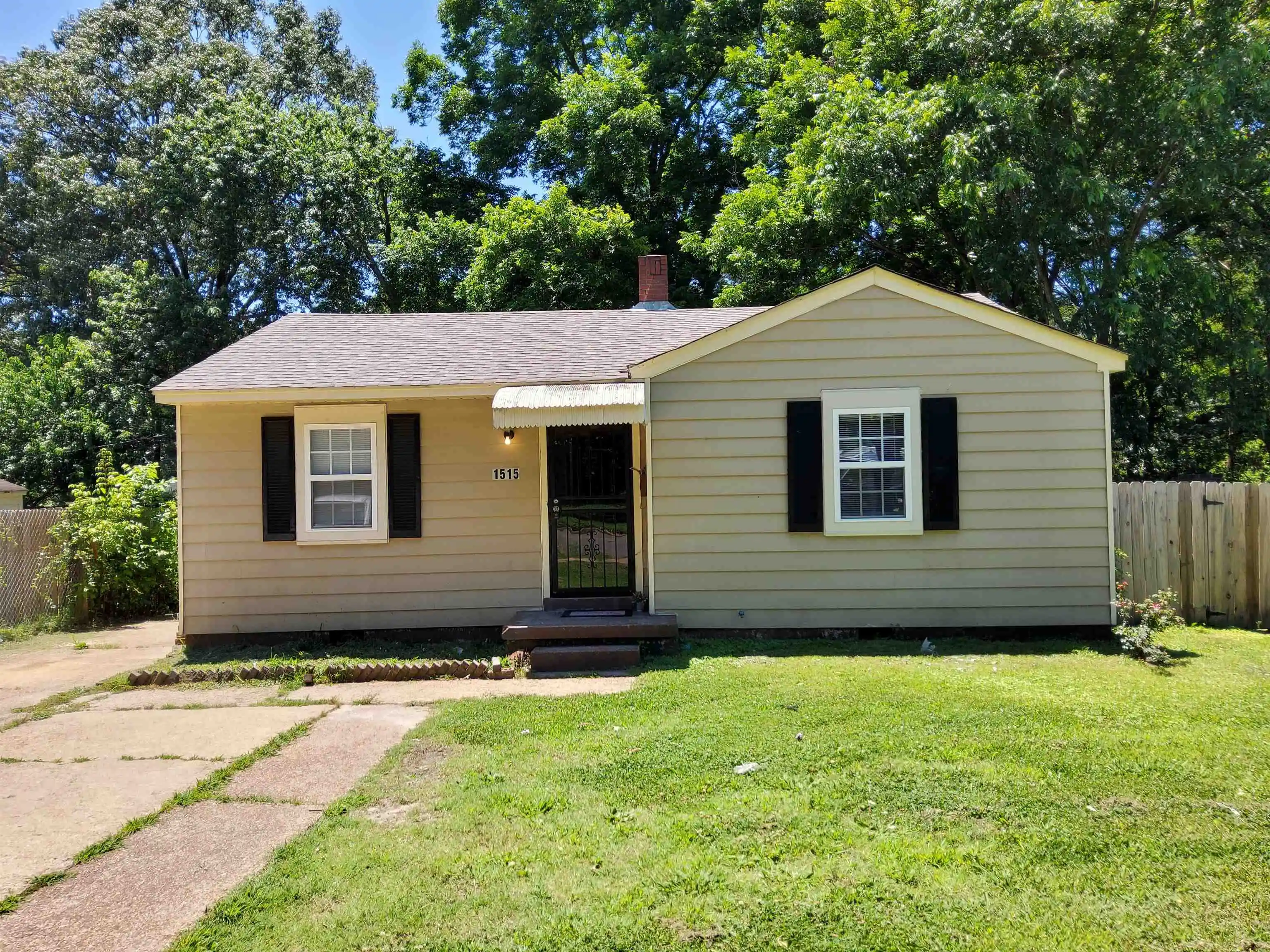 Photo 1 of Single family home for sale at 1515 N Graham St, Memphis, TN 38108 | MLS# 10233066 | Listing updated on 2026-10-23
