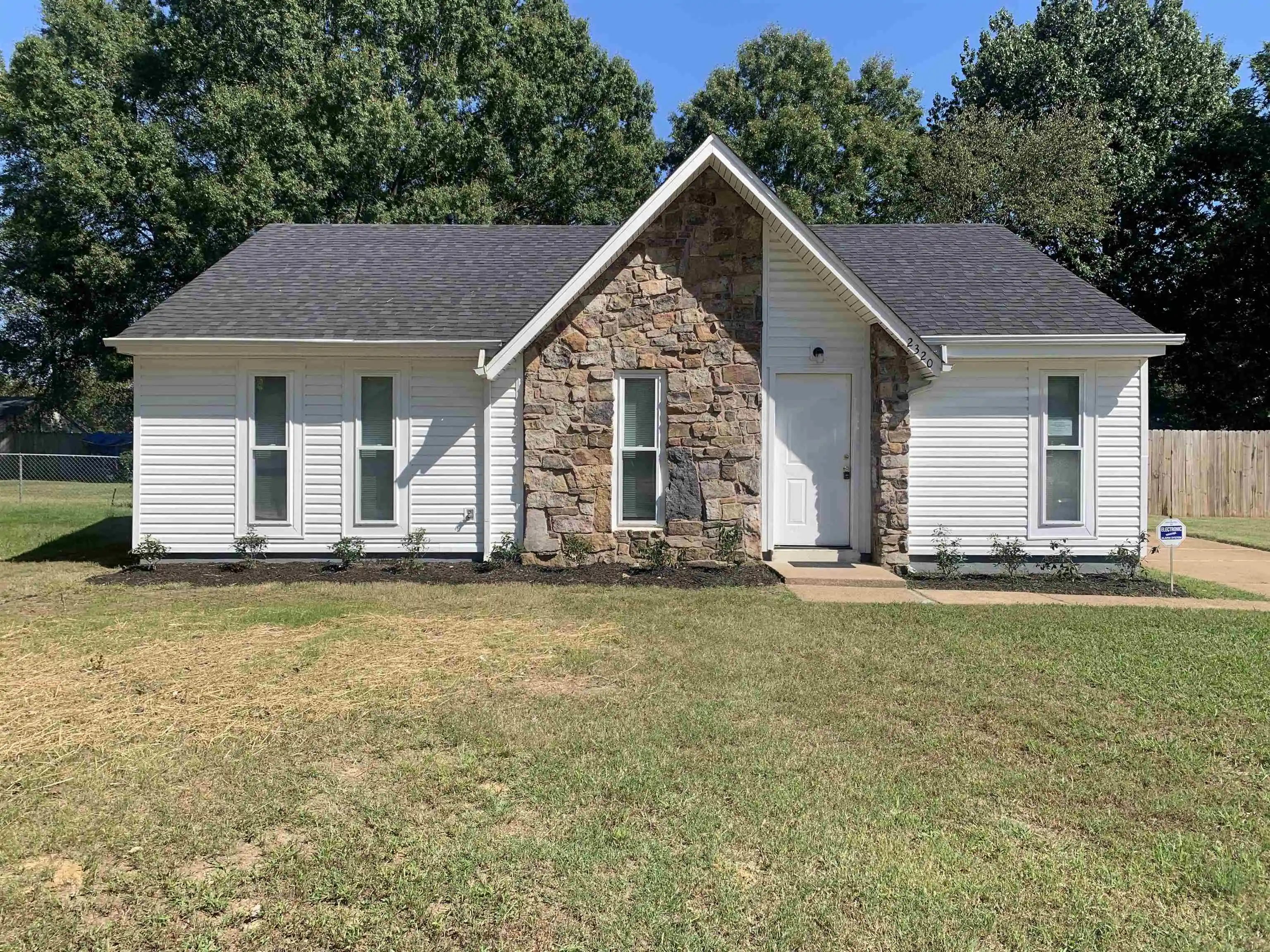Photo 1 of Single family home for sale at 2320 Bobolink Cv, Memphis, TN 38134 | MLS# 10233096 | Listing updated on 2026-10-28