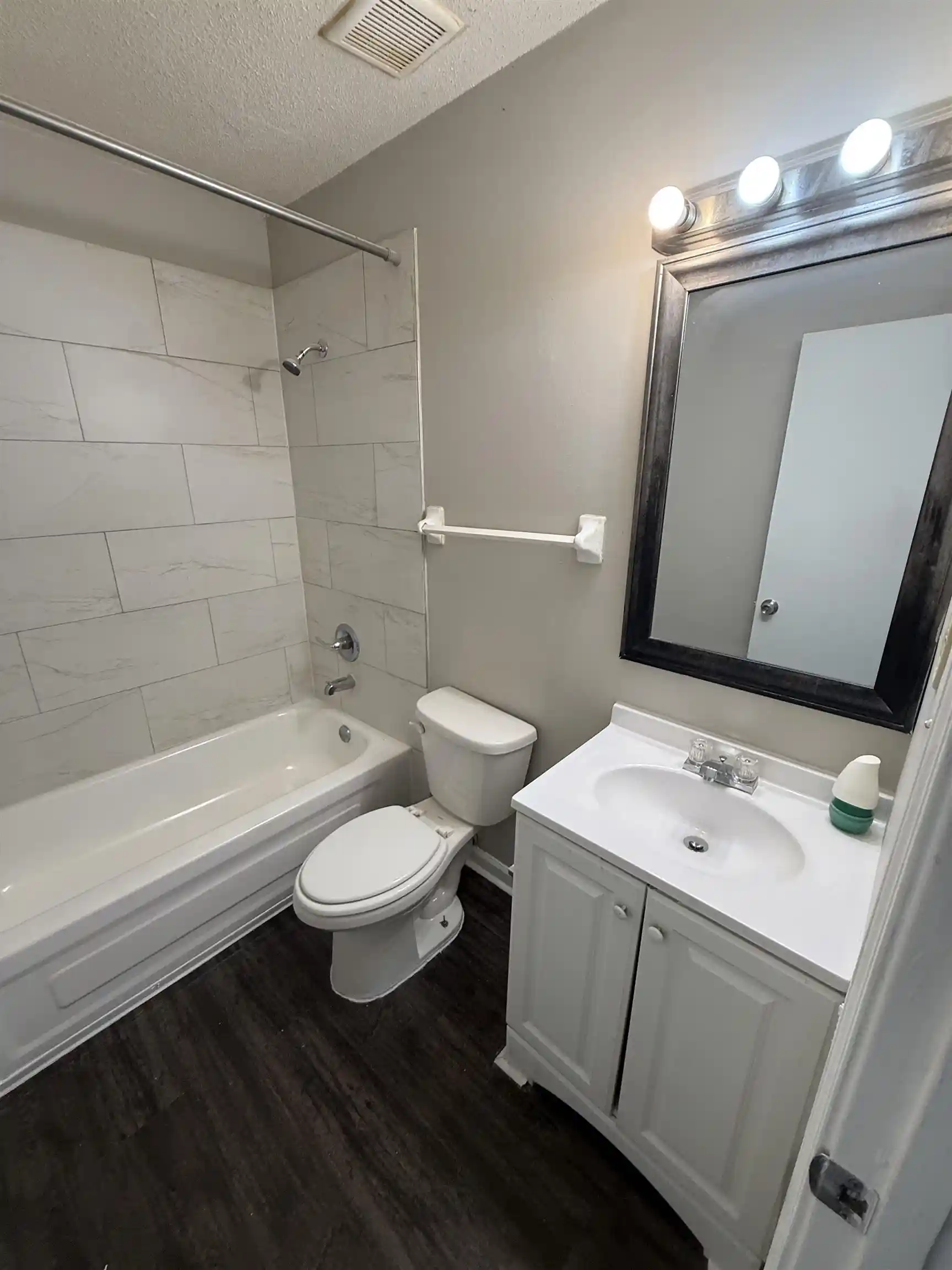 Photo 2 of Single family home for sale at 2320 Bobolink Cv, Memphis, TN 38134 | MLS# 10233096 | Listing updated on 2026-10-28