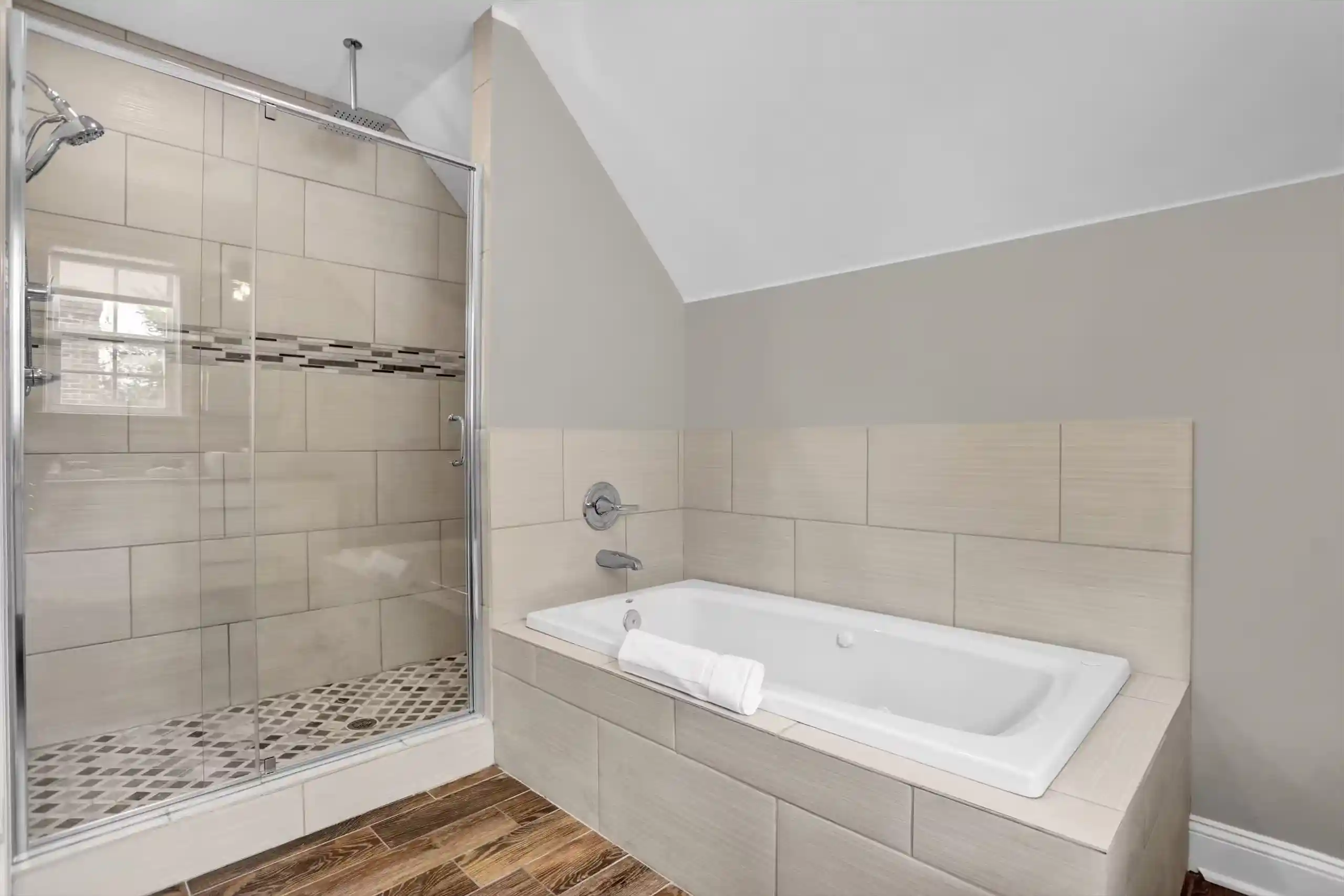 Photo 3 of Sale Pending at 2344 Jackson Ave, Memphis, TN 38108 | MLS# 10233124 | Listing updated on 2026-10-26