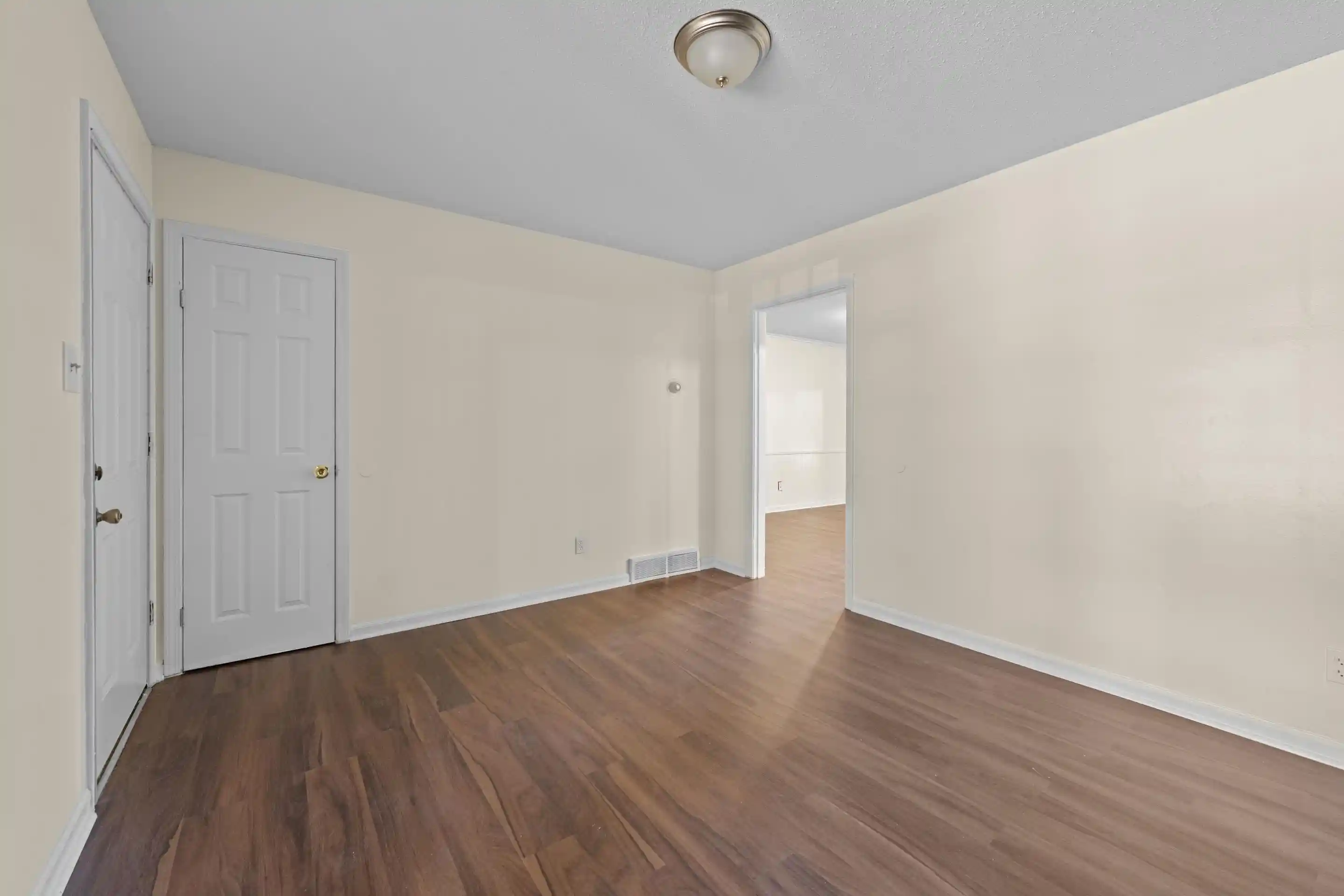 Photo 2 of Townhouse for sale at 3994 Mcweeny Ave, Memphis, TN 38128 | MLS# 10233131 | Listing updated on 2026-10-23