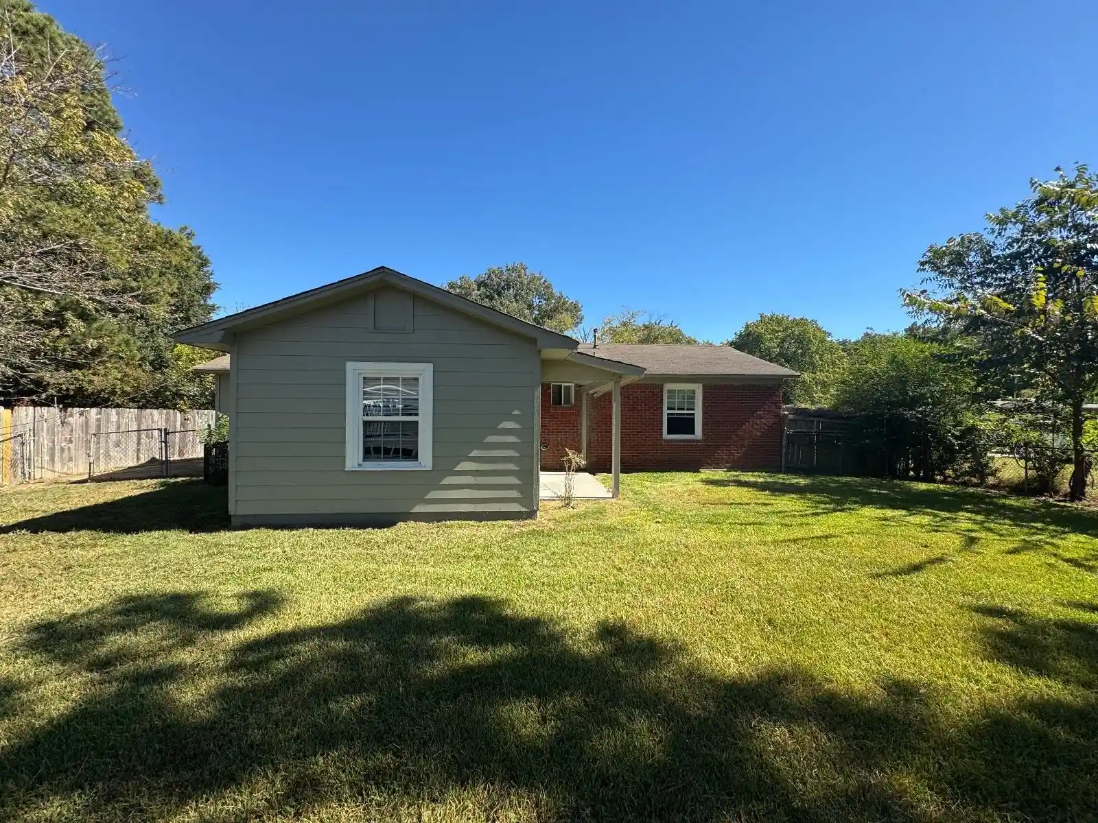 Photo 1 of Single family home for sale at 4033 Leech Rd, Memphis, TN 38109 | MLS# 10233141 | Listing updated on 2026-10-26