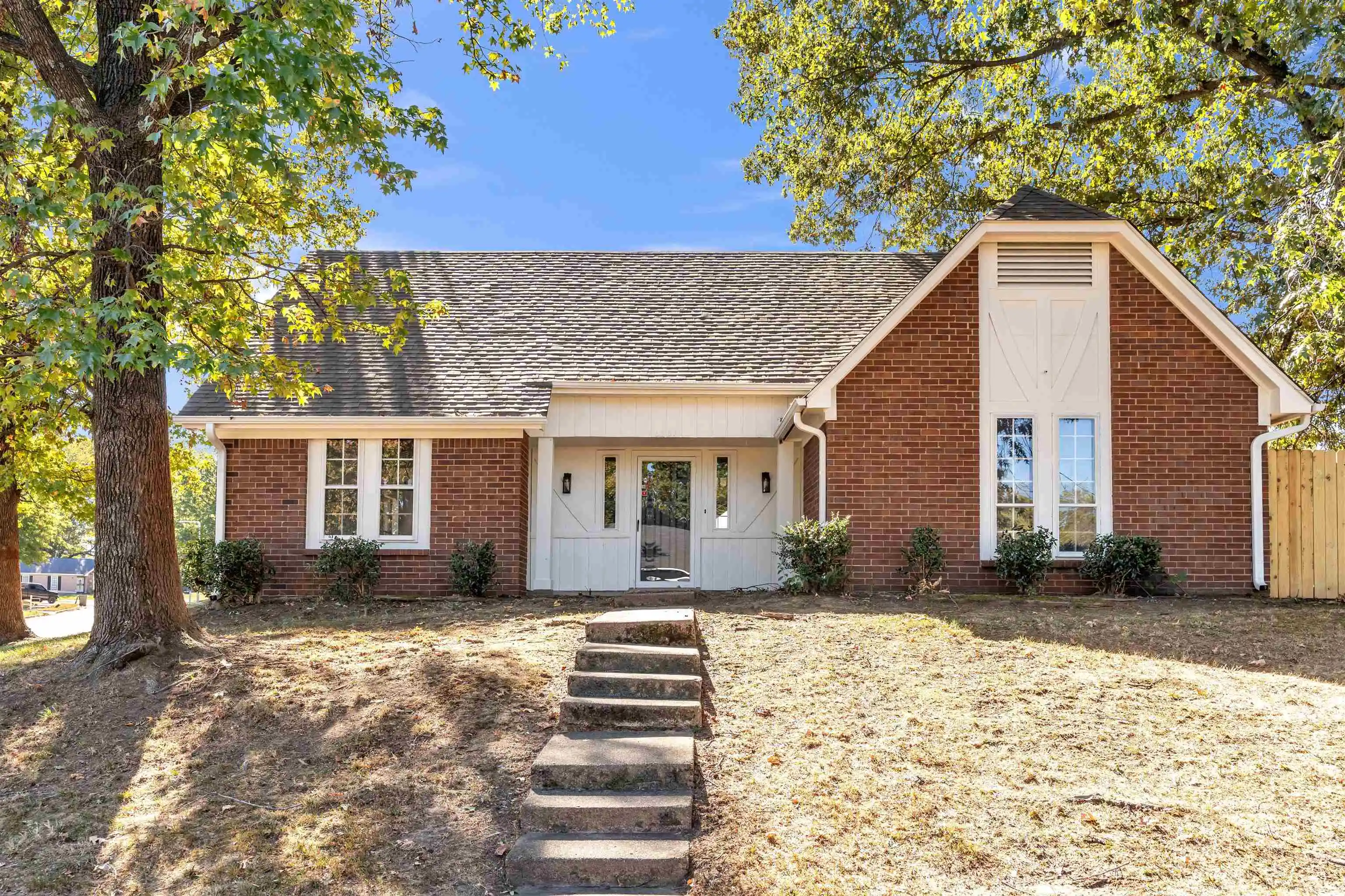 Photo 1 of Single family home for sale at 6387 Bent Oak Ln, Memphis, TN 38115 | MLS# 10233155 | Listing updated on 2026-10-24