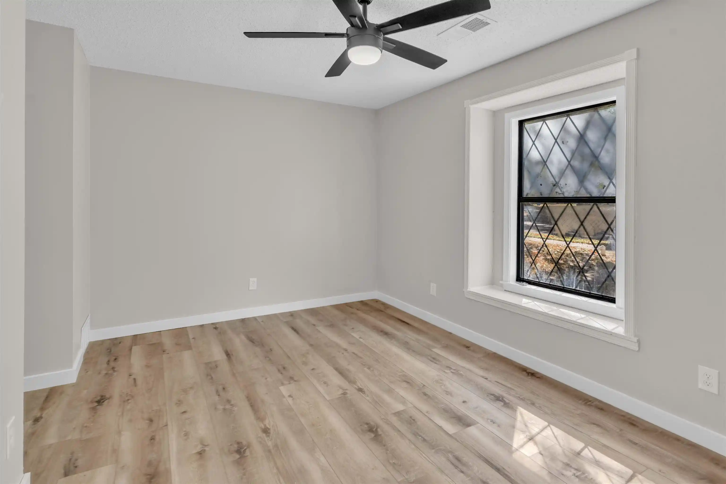 Photo 4 of Single family home for sale at 6788 Burlingame Dr, Memphis, TN 38141 | MLS# 10233156 | Listing updated on 2026-10-24