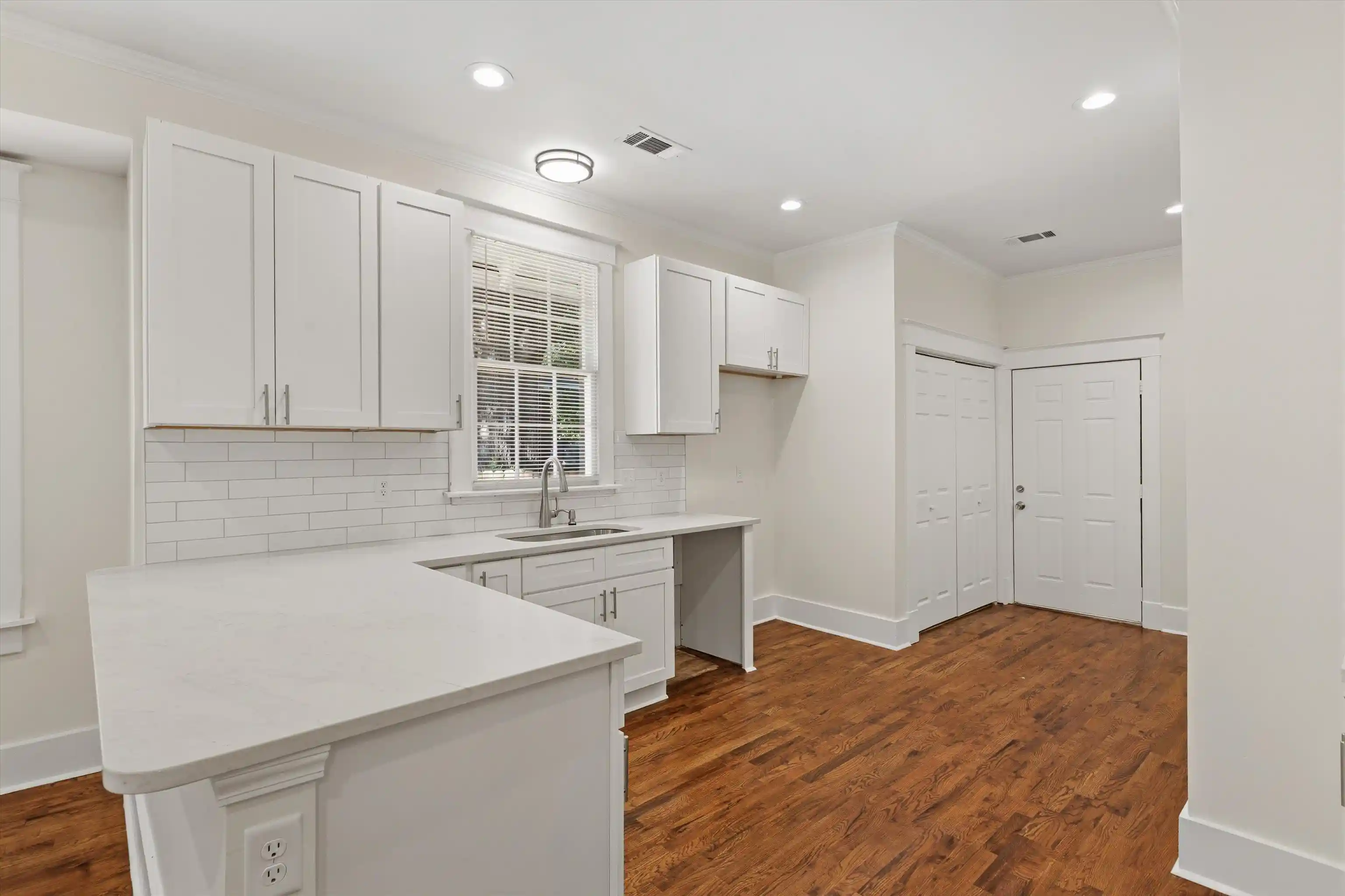 Photo 1 of Single family home for sale at 1418 Tutwiler Ave, Memphis, TN 38107 | MLS# 10233159 | Listing updated on 2026-10-25