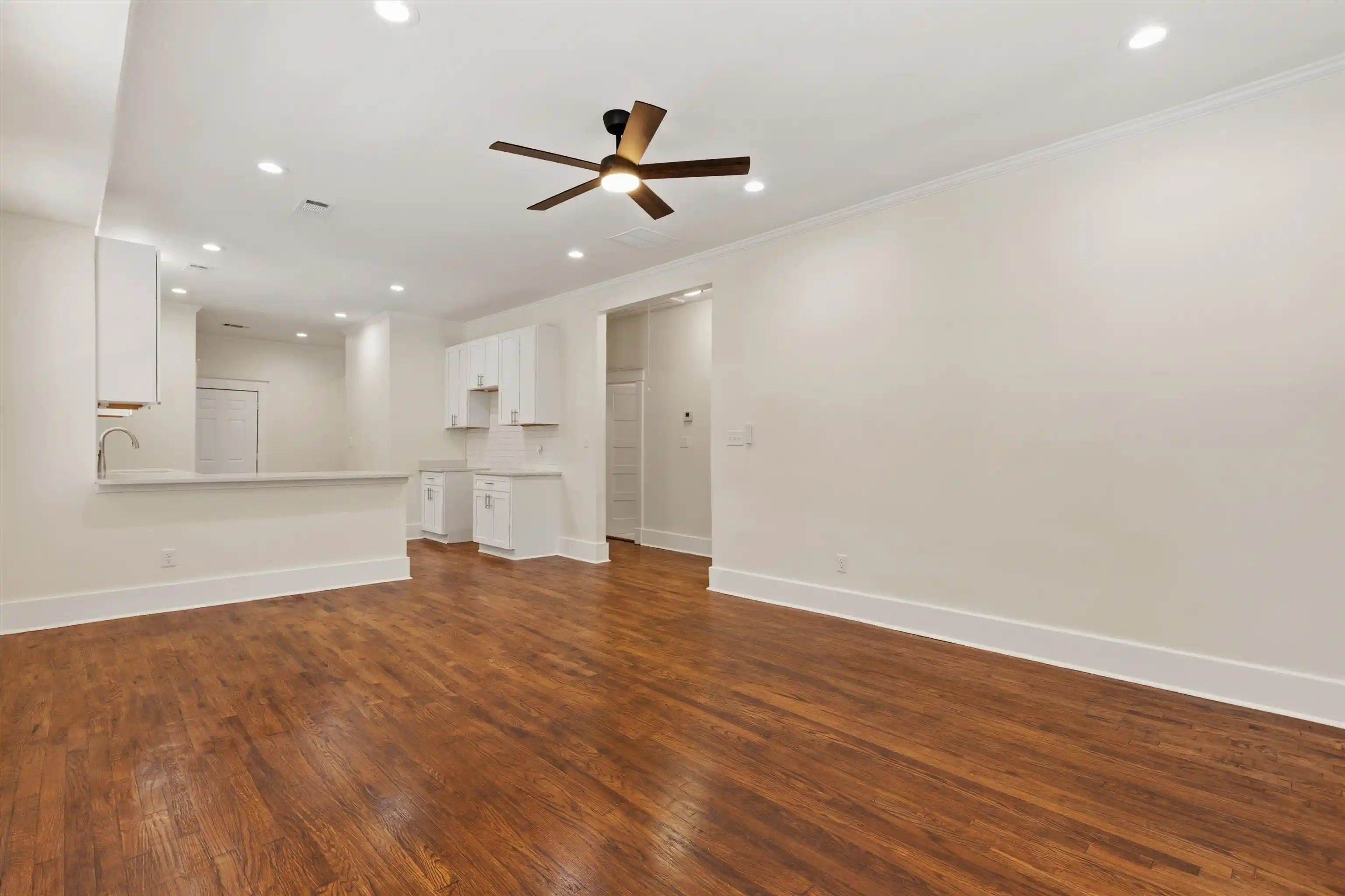 Photo 3 of Single family home for sale at 1418 Tutwiler Ave, Memphis, TN 38107 | MLS# 10233159 | Listing updated on 2026-10-25