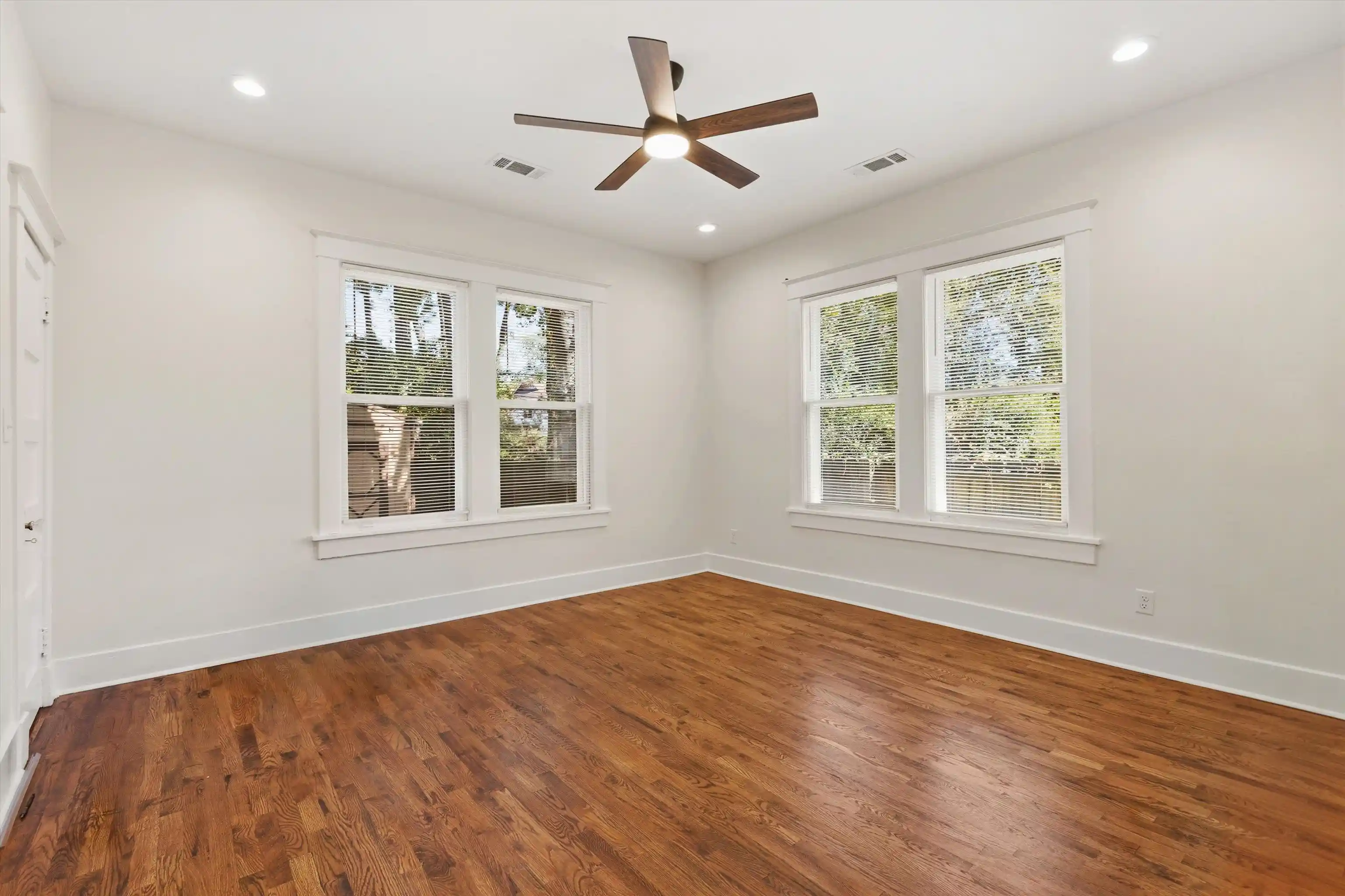 Photo 4 of Single family home for sale at 1418 Tutwiler Ave, Memphis, TN 38107 | MLS# 10233159 | Listing updated on 2026-10-25
