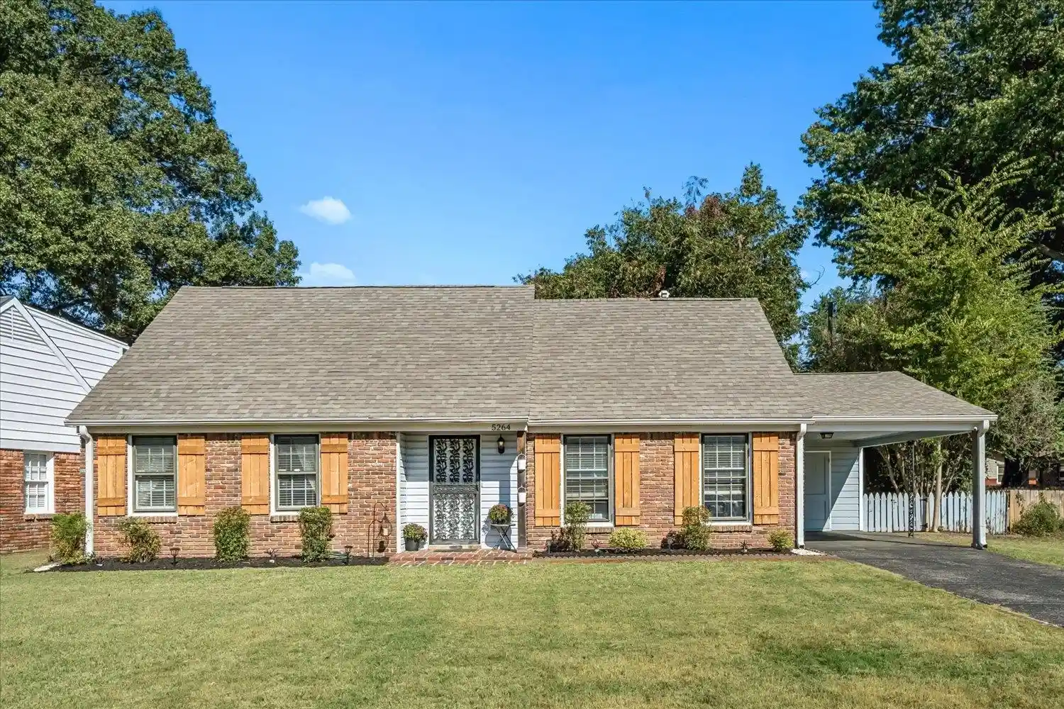 Photo 1 of Single family home for sale at 5264 Helene Rd, Memphis, TN 38117 | MLS# 10233191 | Listing updated on 2026-10-25
