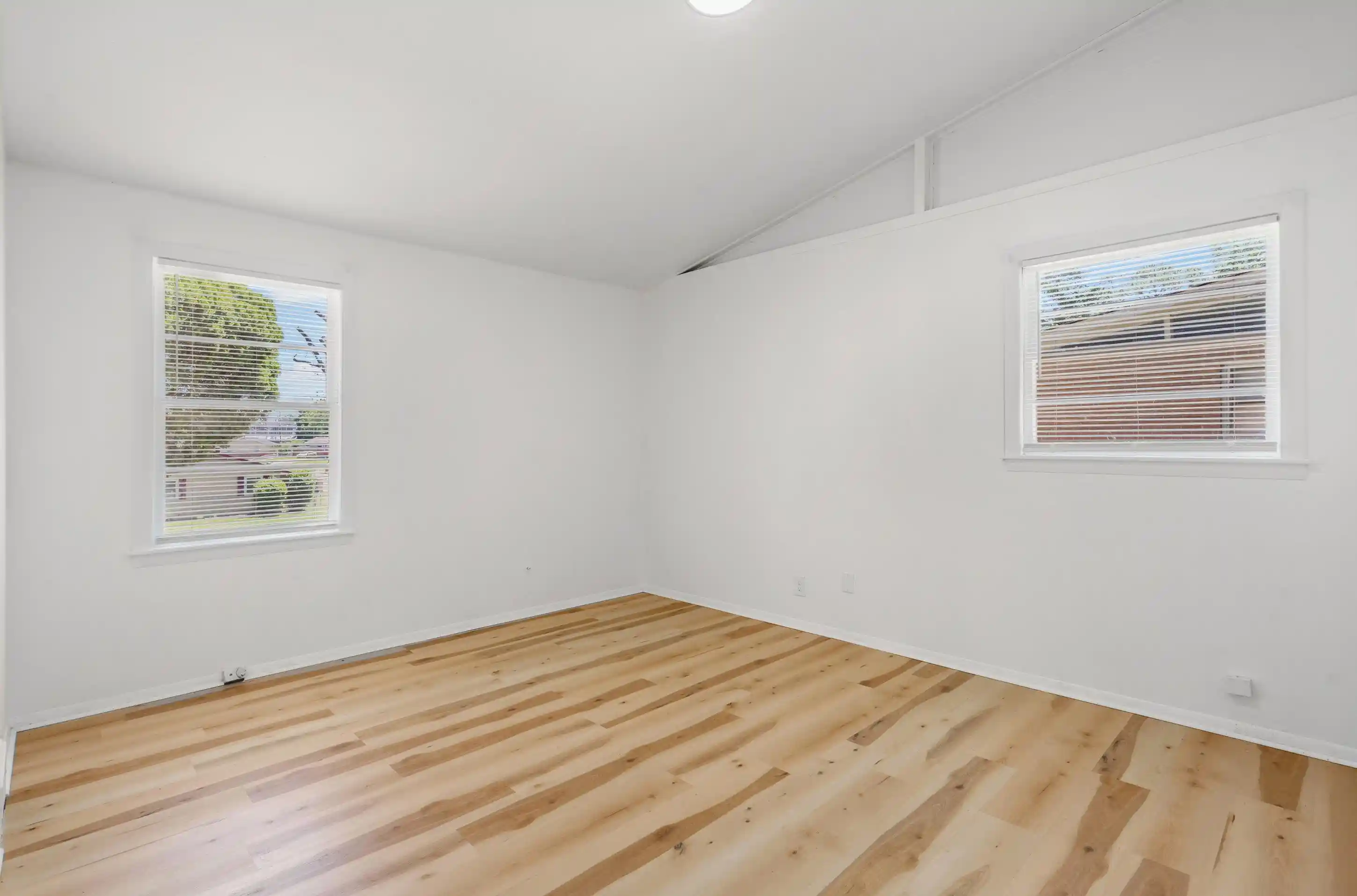 Photo 4 of Single family home for sale at 3083 Arrendale St, Memphis, TN 38118 | MLS# 10233192 | Listing updated on 2026-10-25