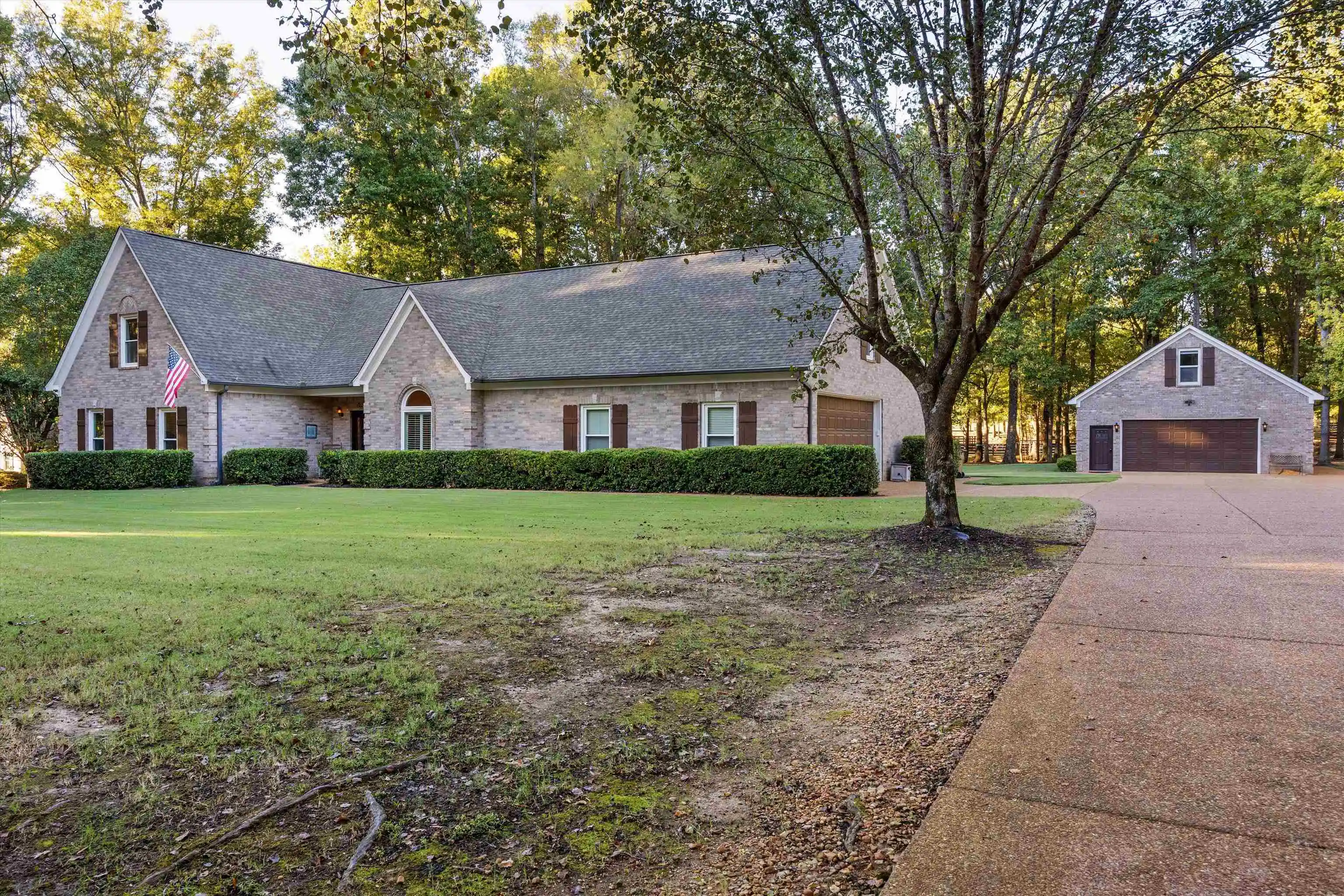 Photo 1 of Single family home for sale at 9960 Holly Grv Rd, Cordova, TN 38018 | MLS# 10233199 | Listing updated on 2026-10-27