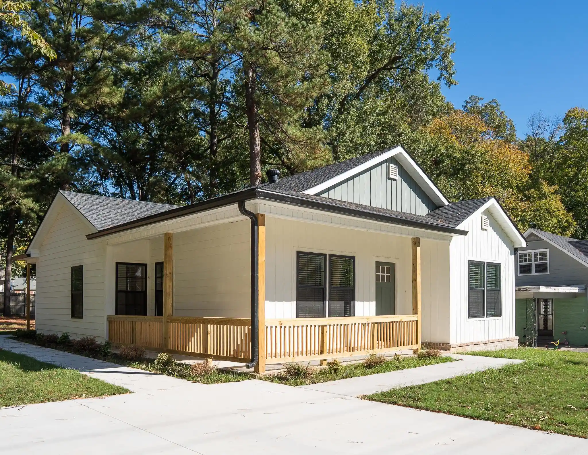 Photo 1 of Single family home for sale at 847 Westwood Ave, Jackson, TN 38301 | MLS# 10233271 | Listing updated on 2026-10-27