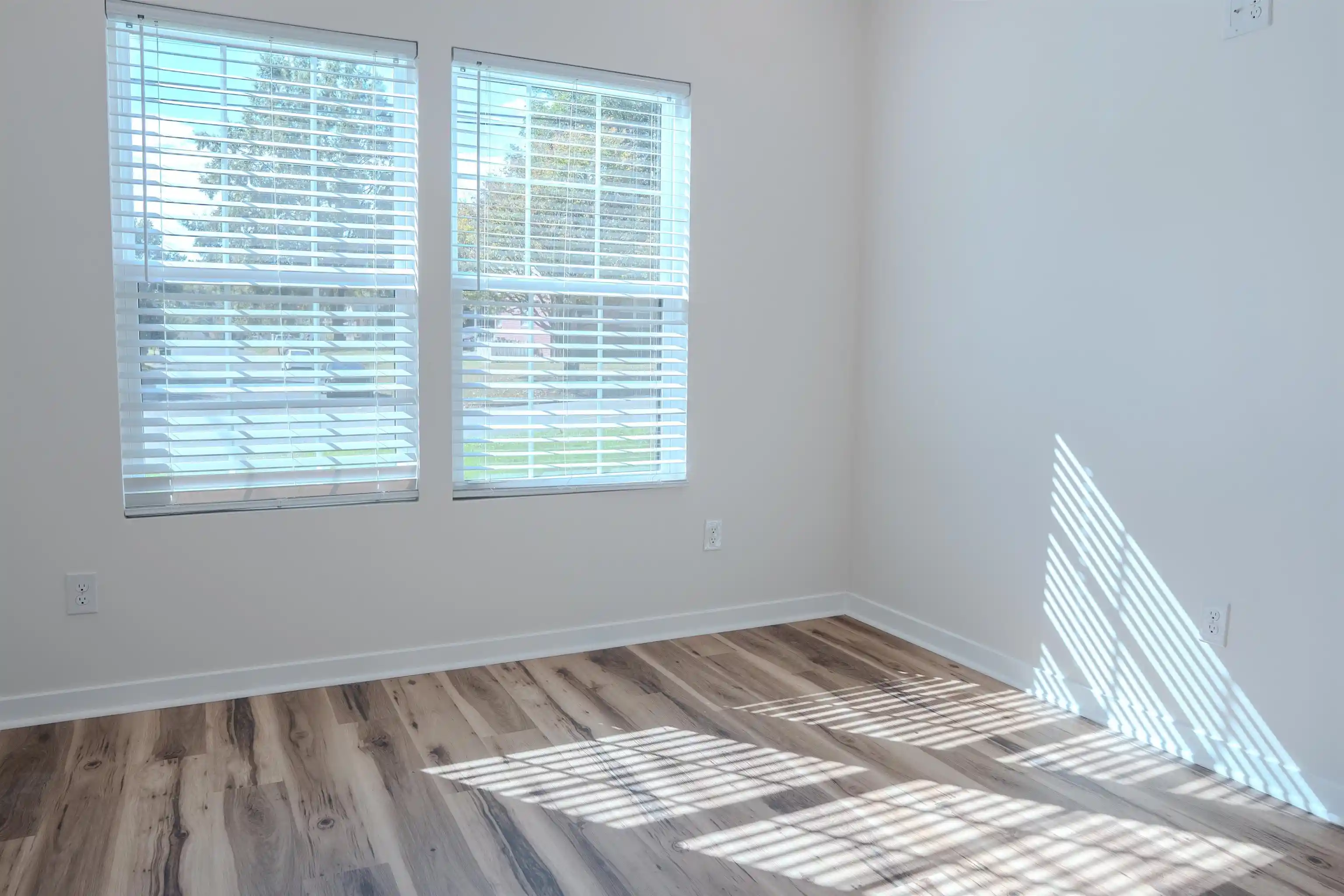 Photo 4 of Single family home for sale at 847 Westwood Ave, Jackson, TN 38301 | MLS# 10233271 | Listing updated on 2026-10-27