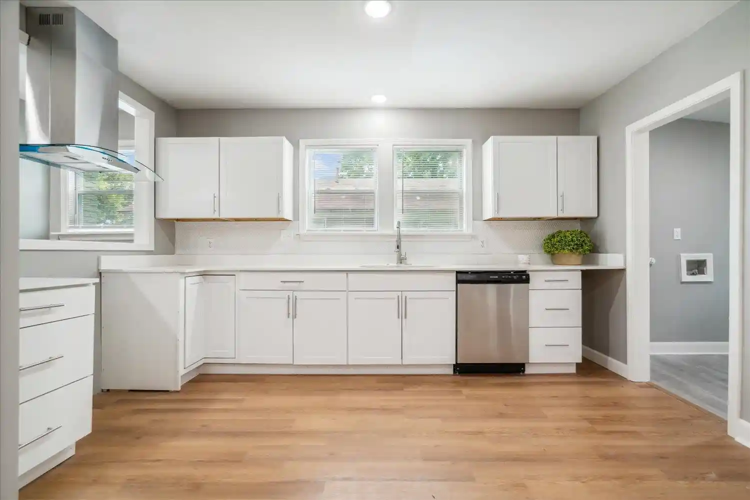Photo 3 of Single family home for sale at 893 N Mcneil St, Memphis, TN 38107 | MLS# 10233283 | Listing updated on 2026-10-27