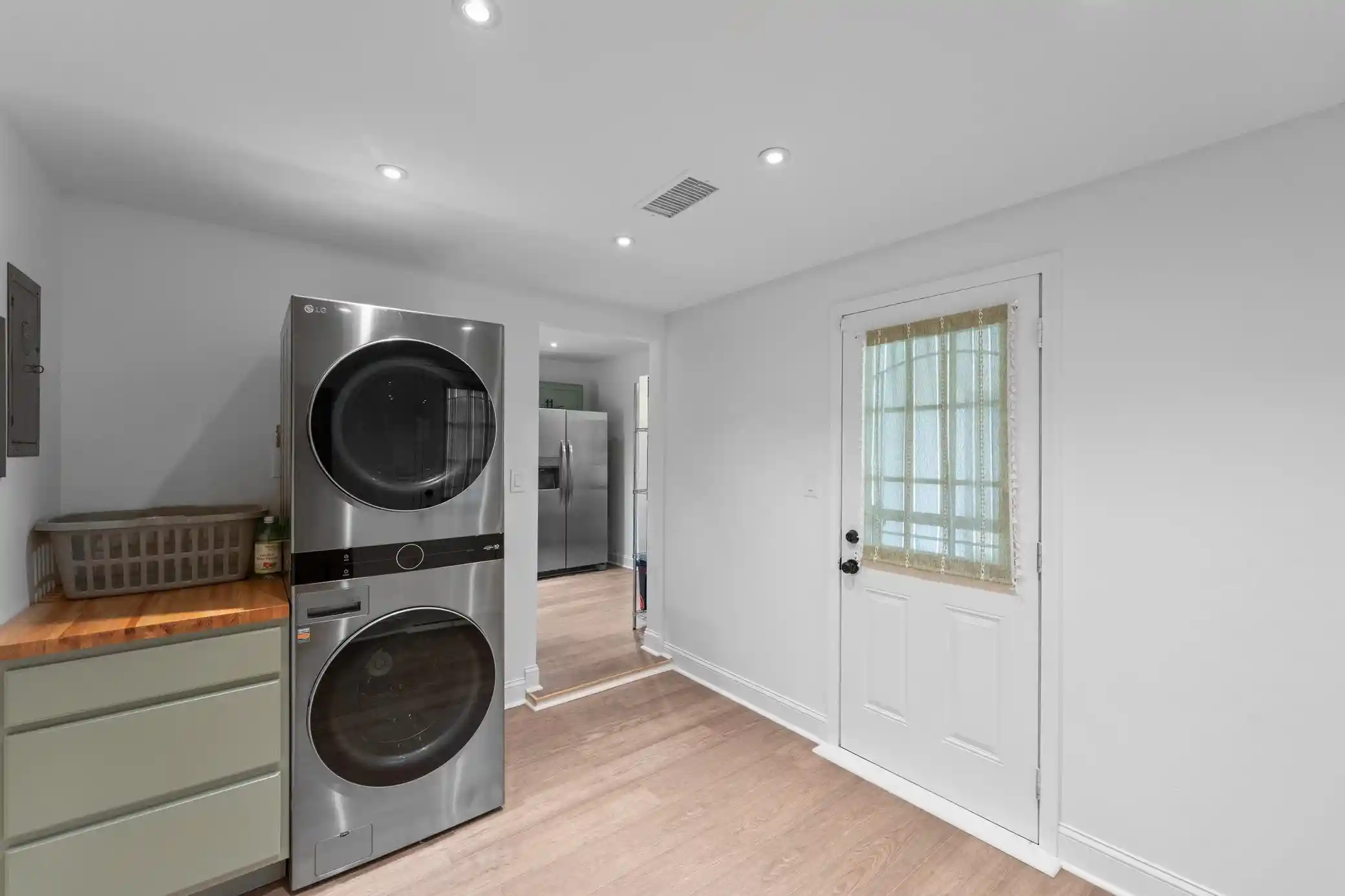 Photo 3 of Single family home for sale at 1438 Whitewater Rd, Memphis, TN 38117 | MLS# 10233289 | Listing updated on 2026-10-27