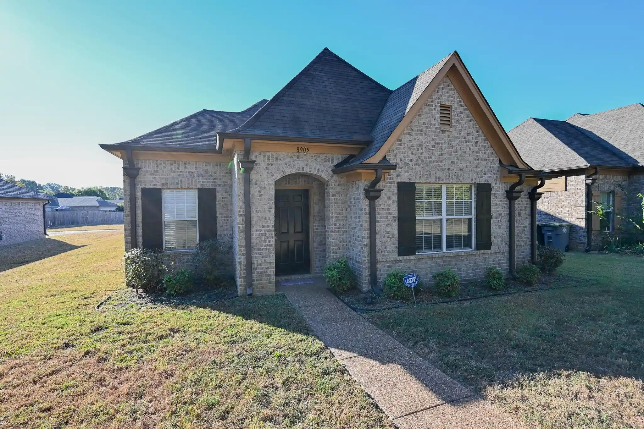 Photo 1 of Single family home for sale at 8905 Macon Rd, Cordova, TN 38018 | MLS# 10233293 | Listing updated on 2026-10-27
