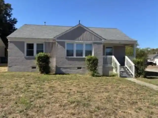 Photo 1 of Single family home for sale at 1051 Seymour St, Memphis, TN 38108 | MLS# 10233313 | Listing updated on 2026-10-28