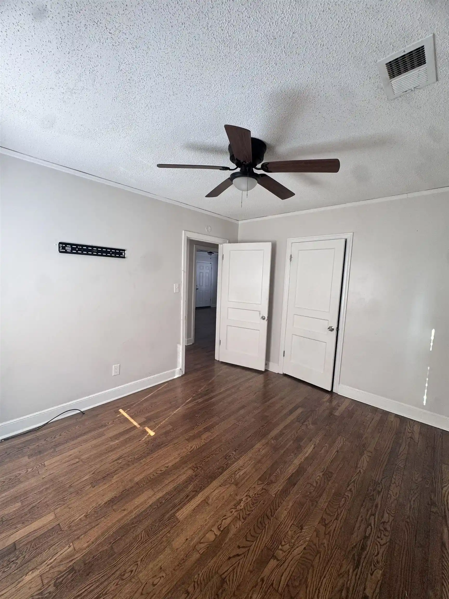 Photo 2 of Single family home for sale at 1051 Seymour St, Memphis, TN 38108 | MLS# 10233313 | Listing updated on 2026-10-28