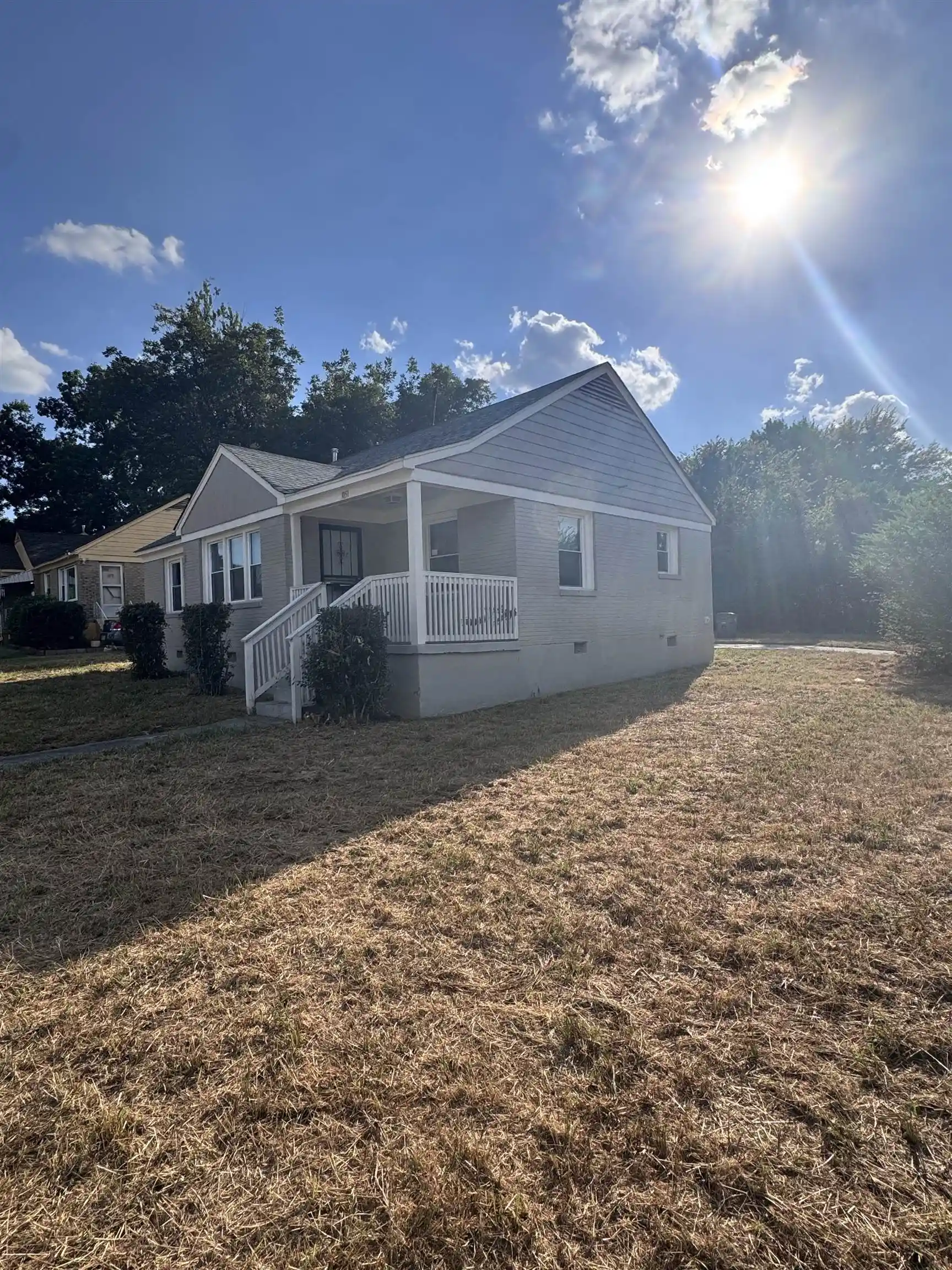 Photo 3 of Single family home for sale at 1051 Seymour St, Memphis, TN 38108 | MLS# 10233313 | Listing updated on 2026-10-28