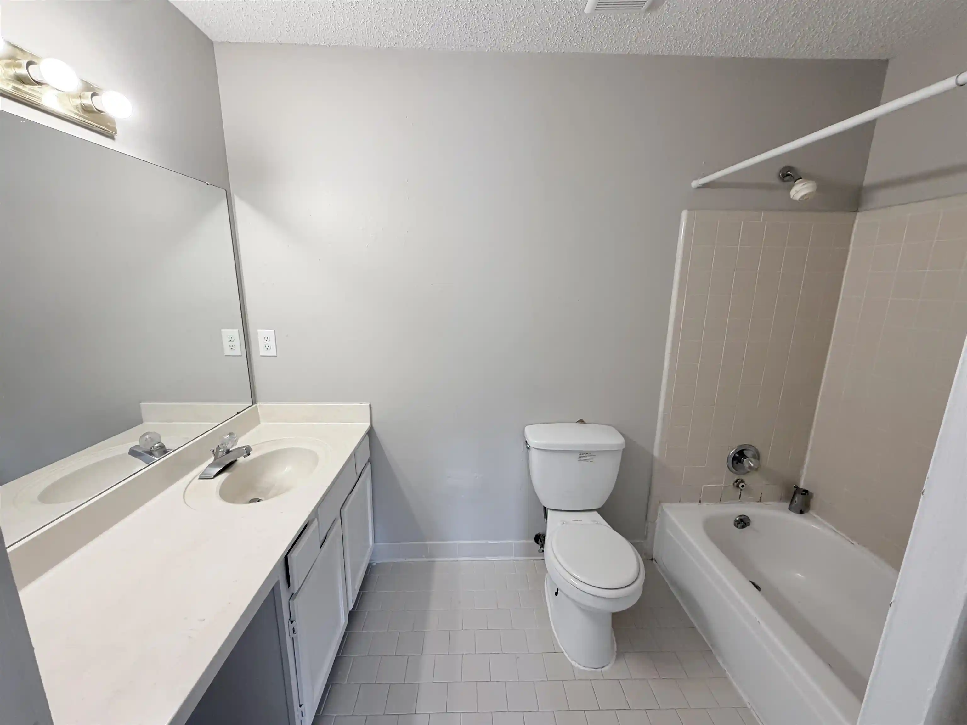 Photo 3 of Townhouse for sale at 4206 Cedartree Dr, Memphis, TN 38141 | MLS# 10233330 | Listing updated on 2026-10-28