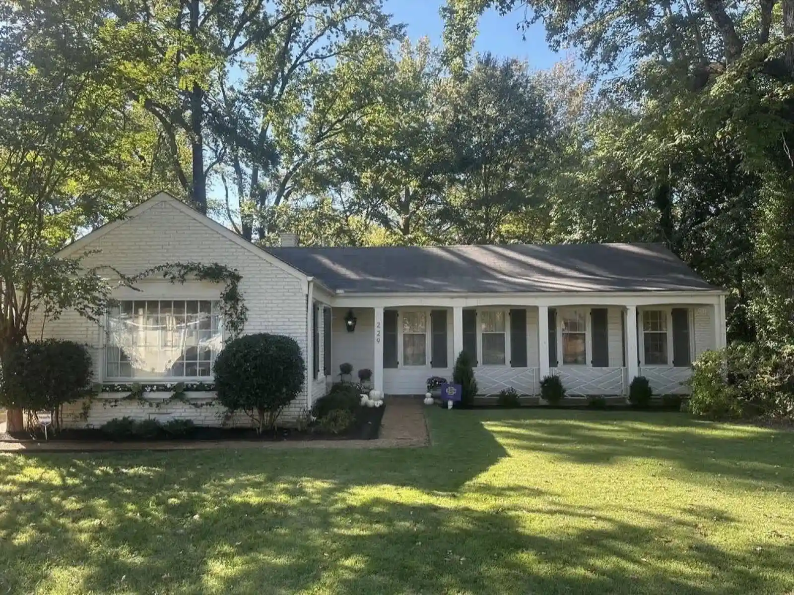 Photo 1 of Single family home for sale at 229 Leonora Dr, Memphis, TN 38117 | MLS# 10233348 | Listing updated on 2026-10-28