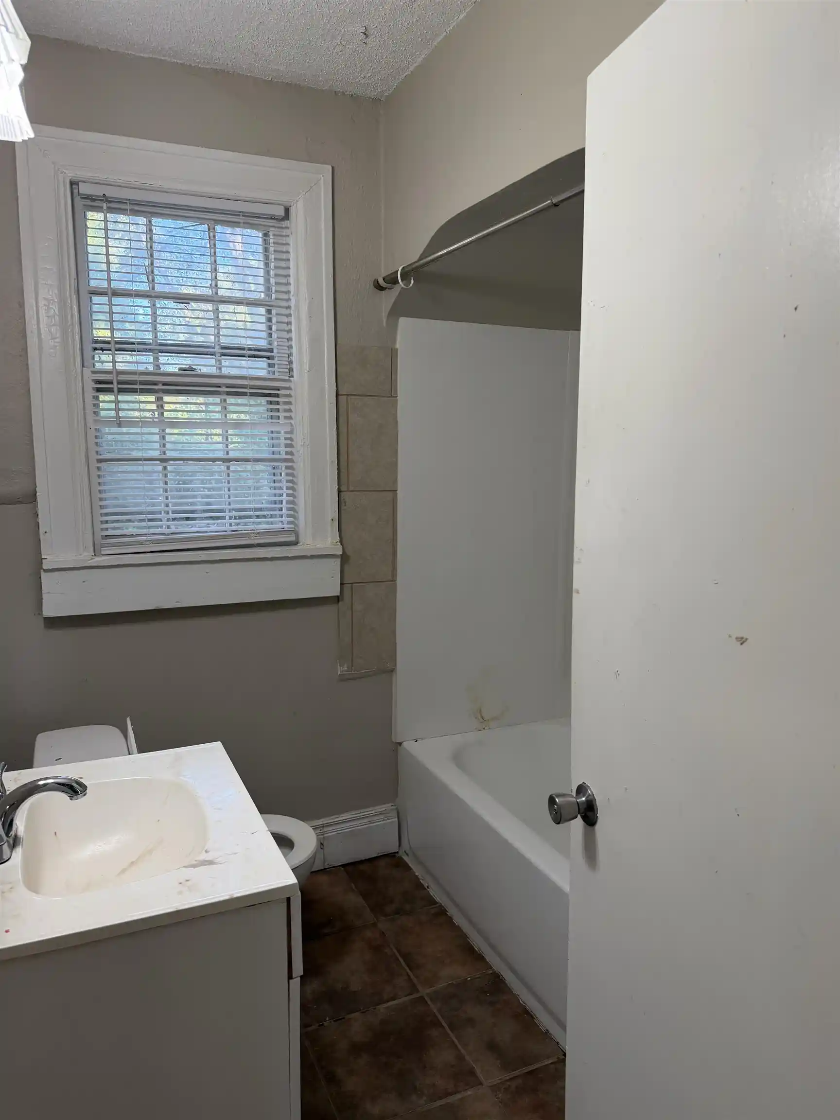Photo 1 of Single family home for sale at 411 S Fenwick Rd, Memphis, TN 38111 | MLS# 10233360 | Listing updated on 2026-10-28