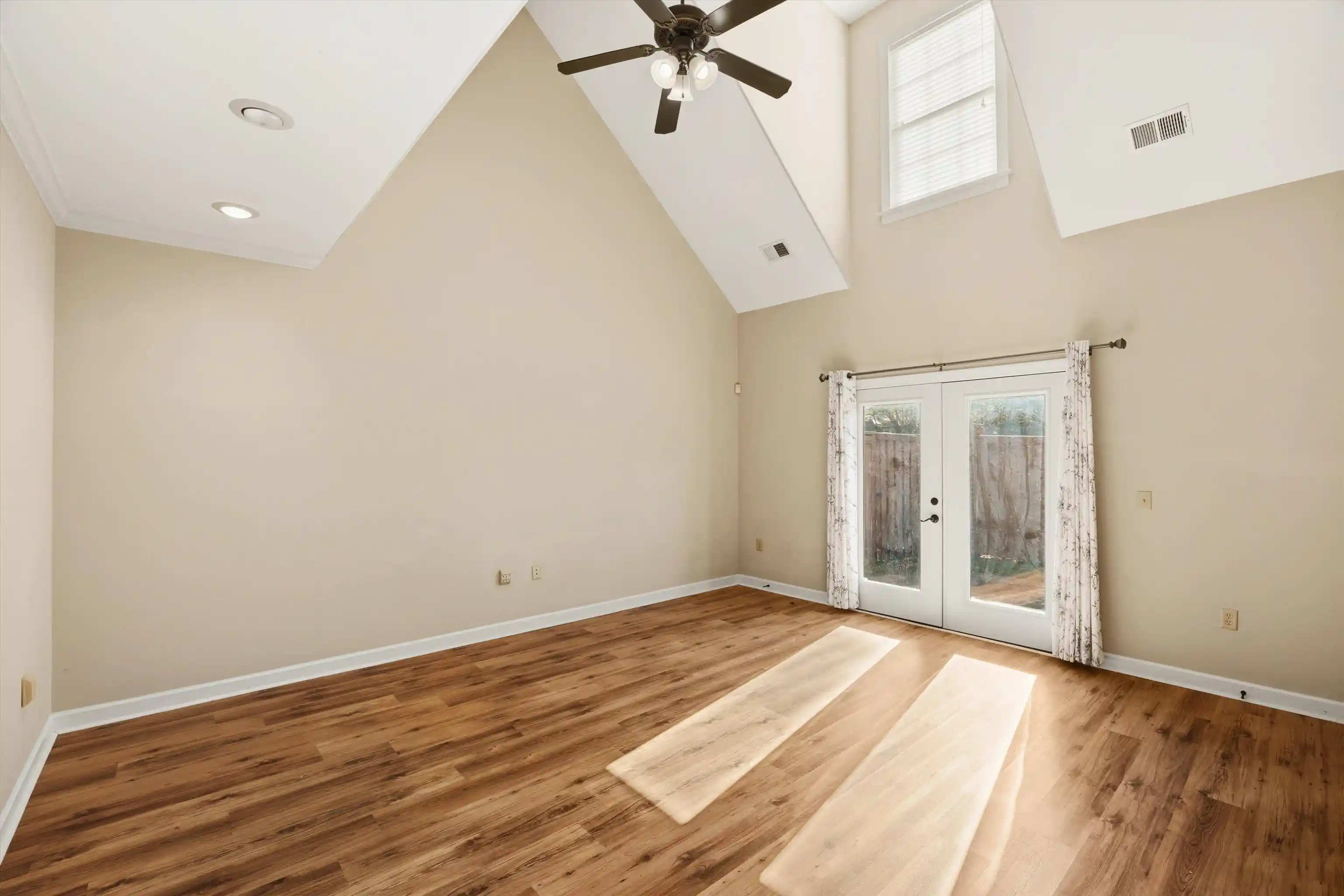 Photo 2 of Condo for sale at 1595 Dexter Grv Ct #102, Cordova, TN 38016 | MLS# 10233388 | Listing updated on 2026-10-29